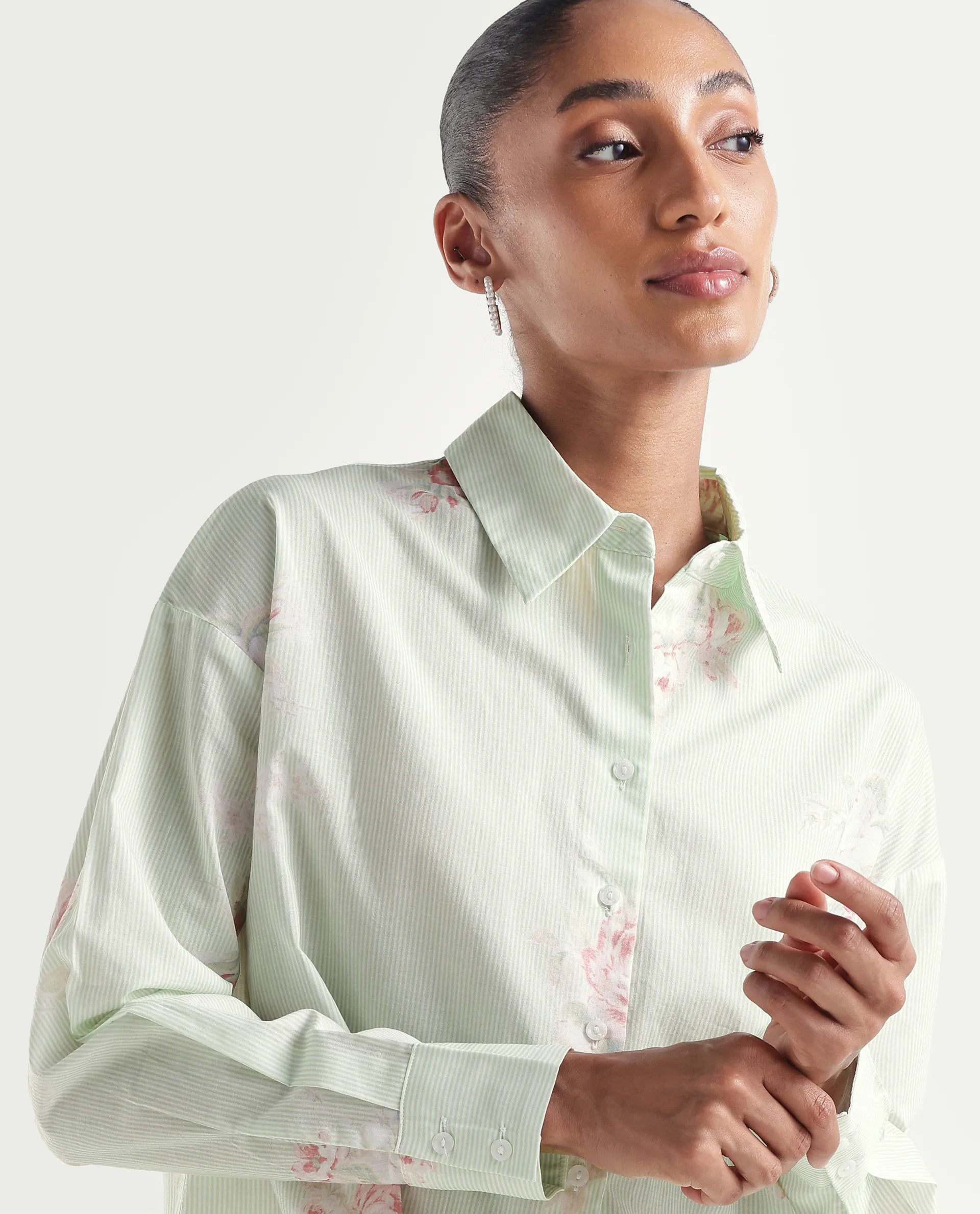 Rareism Women's Horu Light Green Cotton Full Sleeve Spread Collar Button Oversized Floral Print Shirt Oversize