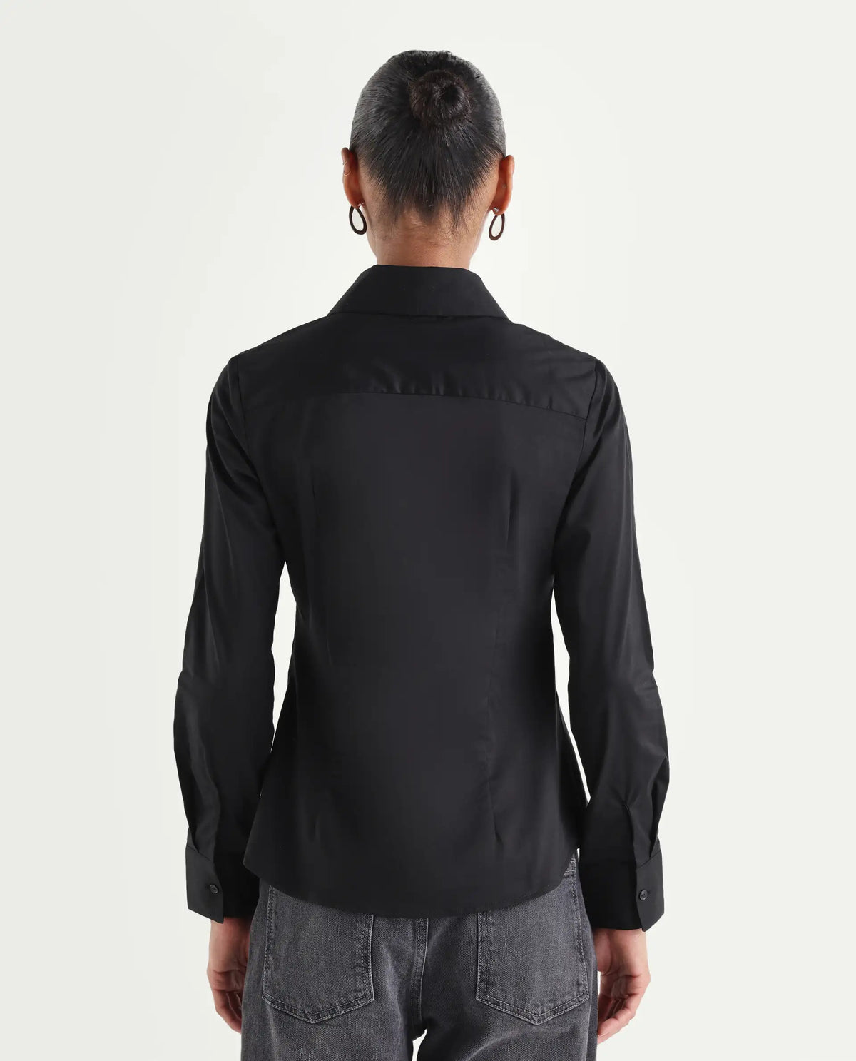 Rareism Women's Maven Black Cotton Blend Spread Collar Fitted Plain Shirt