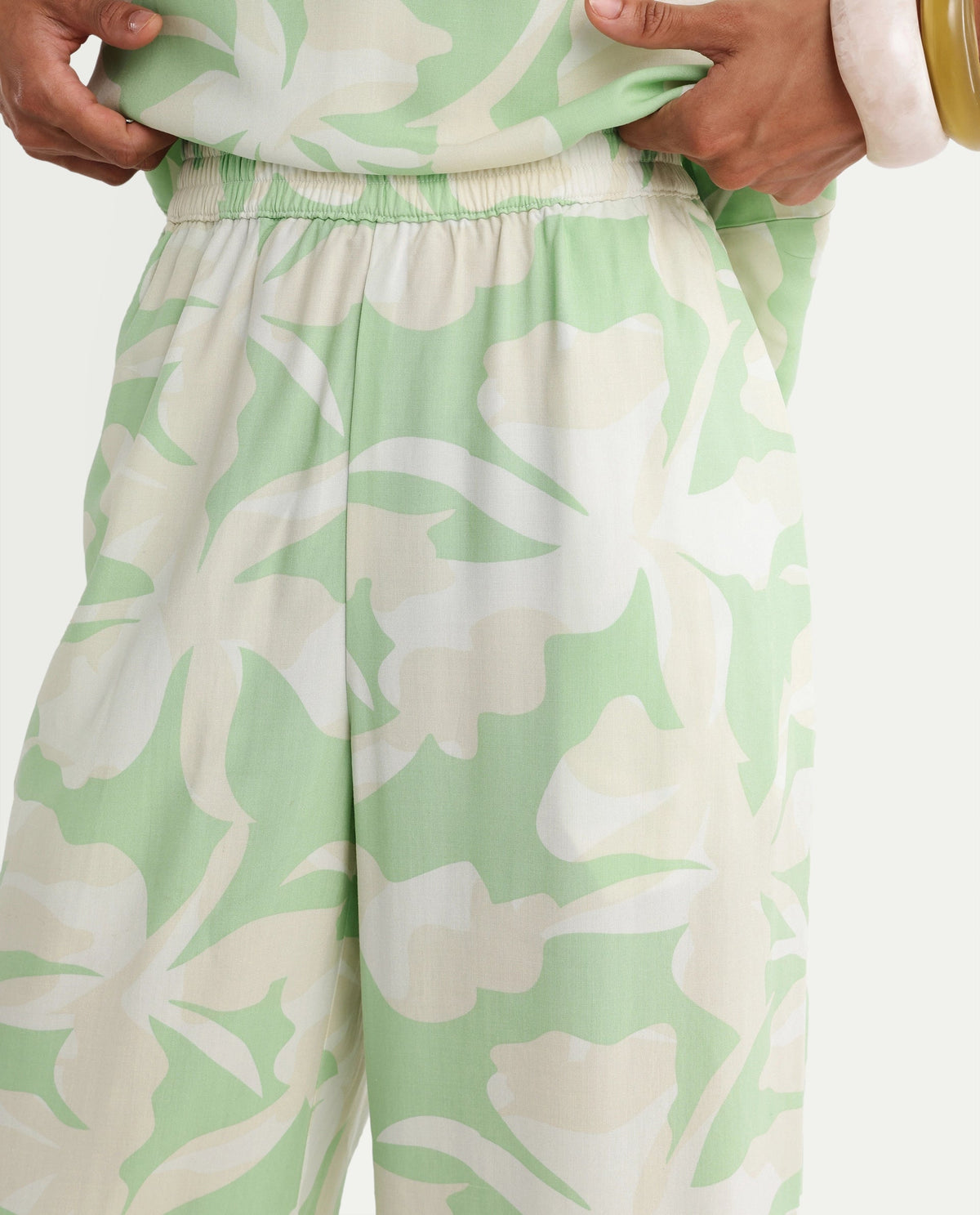 Rareism Women's Vasin-B Light Green Viscose Wide Abstract Print Trouser