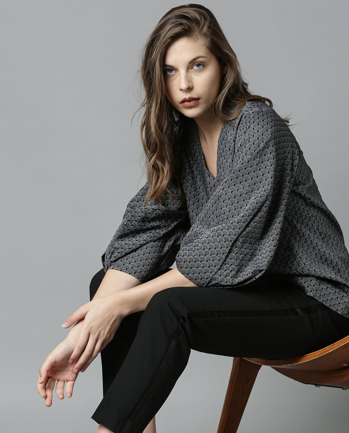 Rareism Women Artsy Black Top Full Sleeves Printed