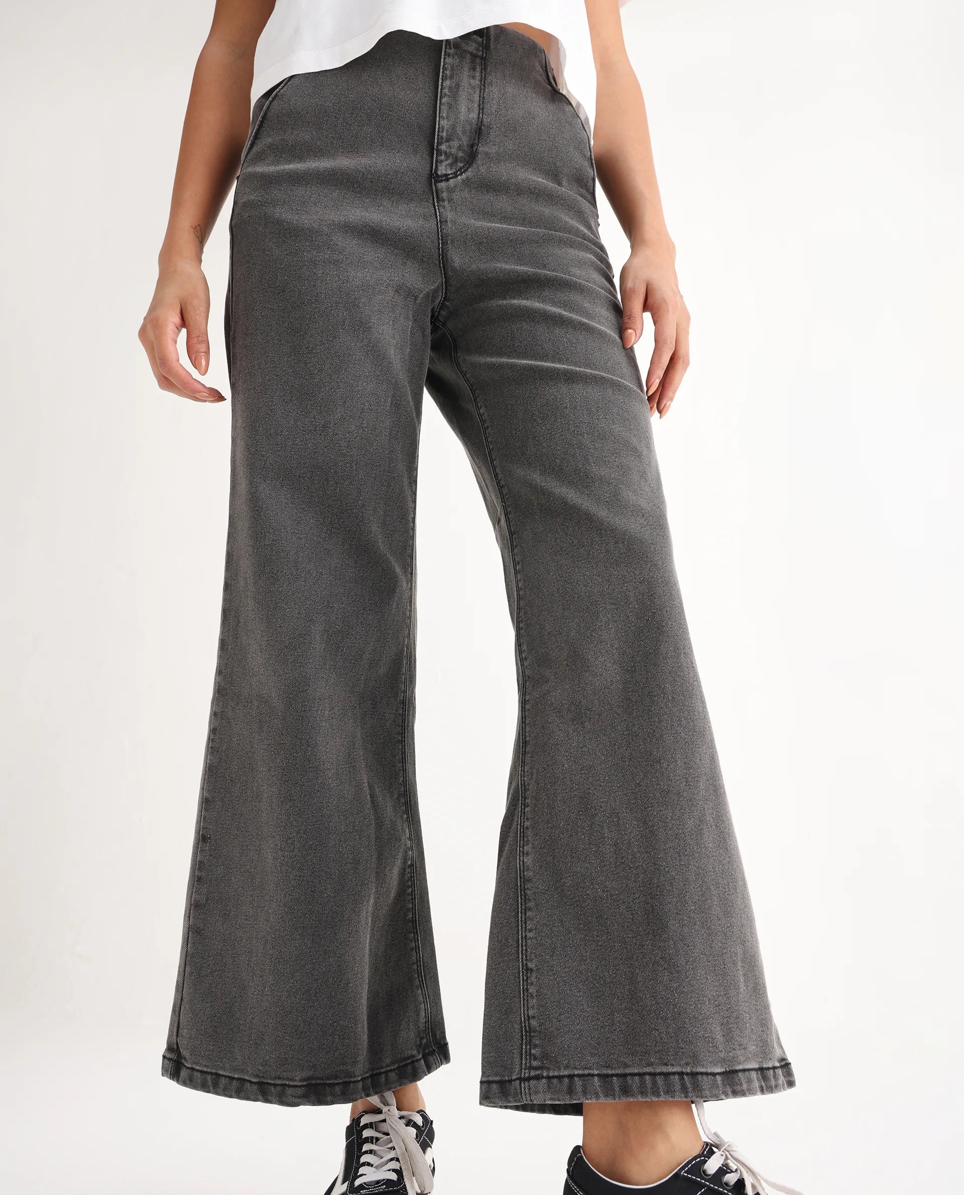 Rareism Women's Adonis Black Cotton Blend Plain Ankle Length Relaxed Fit Jeans