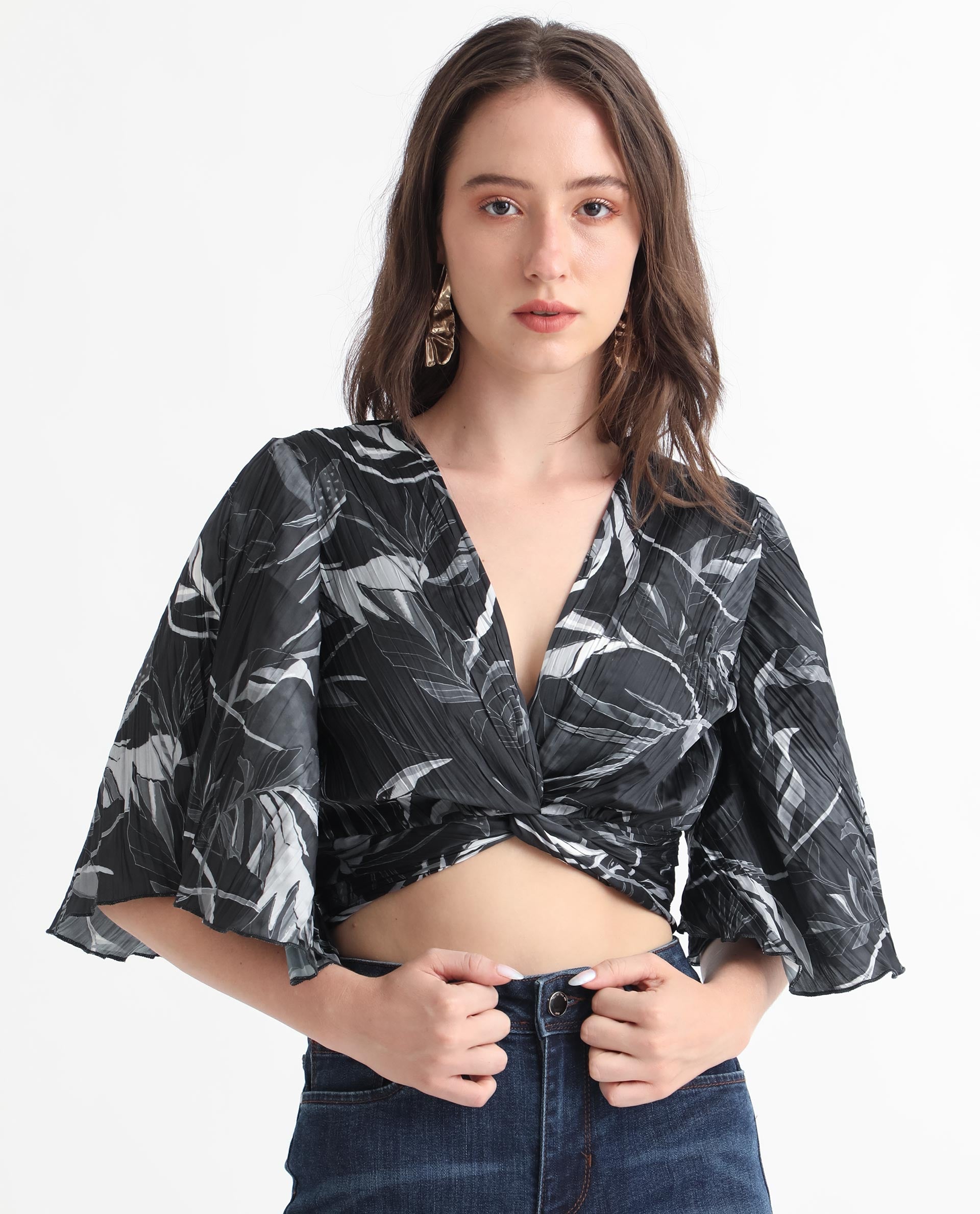 Rareism Women's Ainara Dark Black Polyester V-Neck Abstract Print Flared Sleeve Crop Regular Fit Top