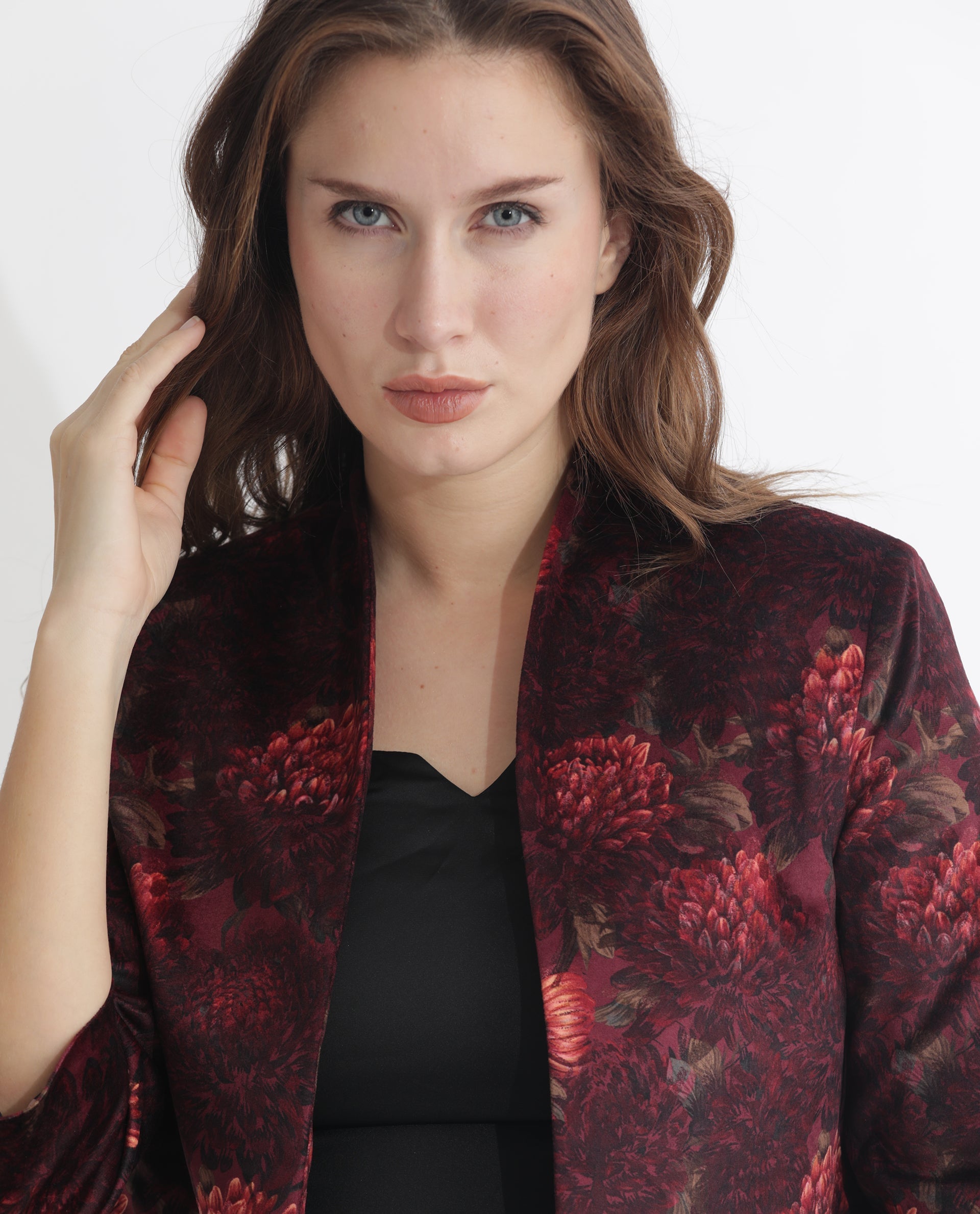 Rareism Women's Arizu Maroon Velvet Collarless Floral Print Regular Fit Shrug