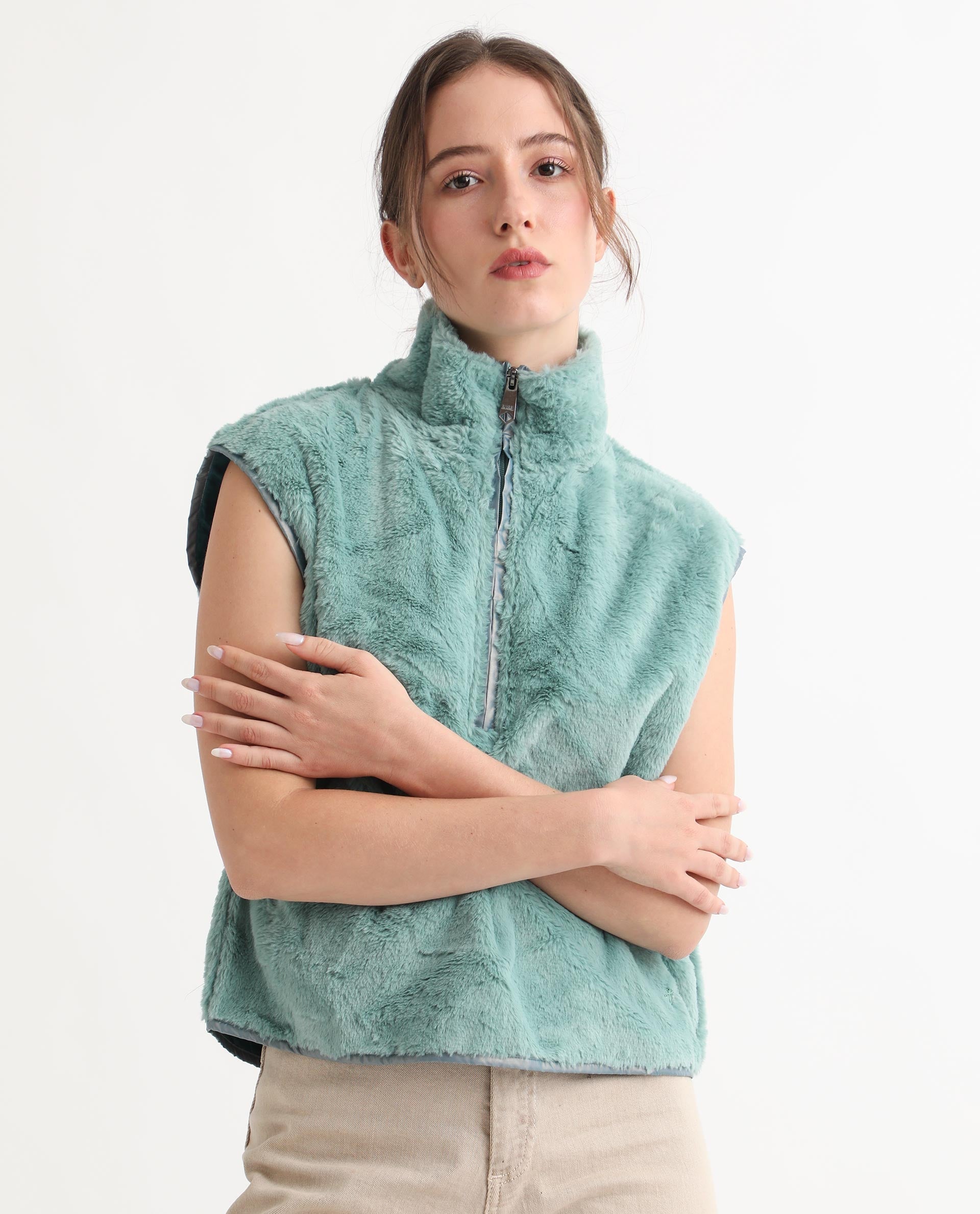 Rareism Women's Beauro Green Polyester Drop Collar Plain Sleeveless Regular Fit Sweater
