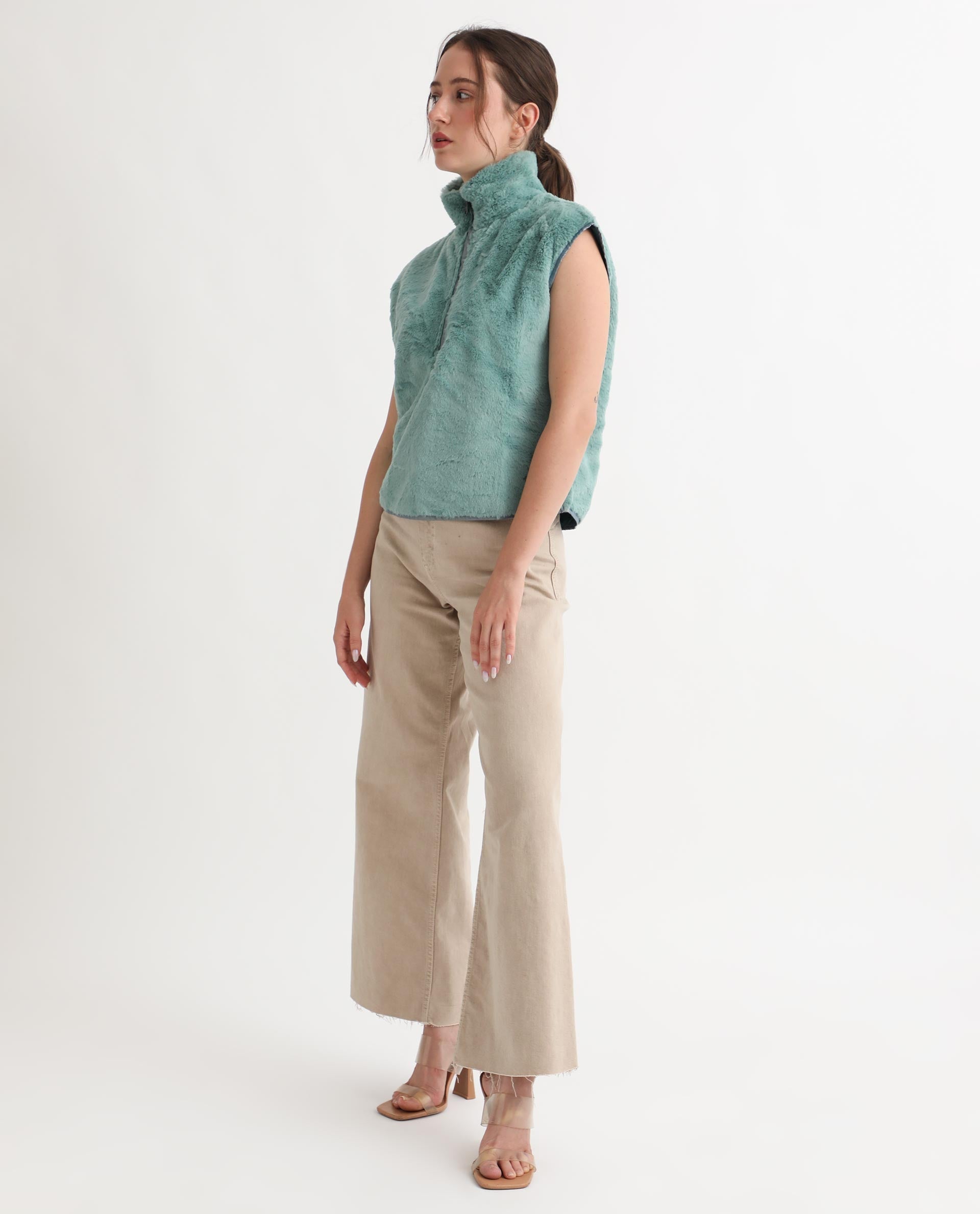 Rareism Women's Beauro Green Polyester Drop Collar Plain Sleeveless Regular Fit Sweater