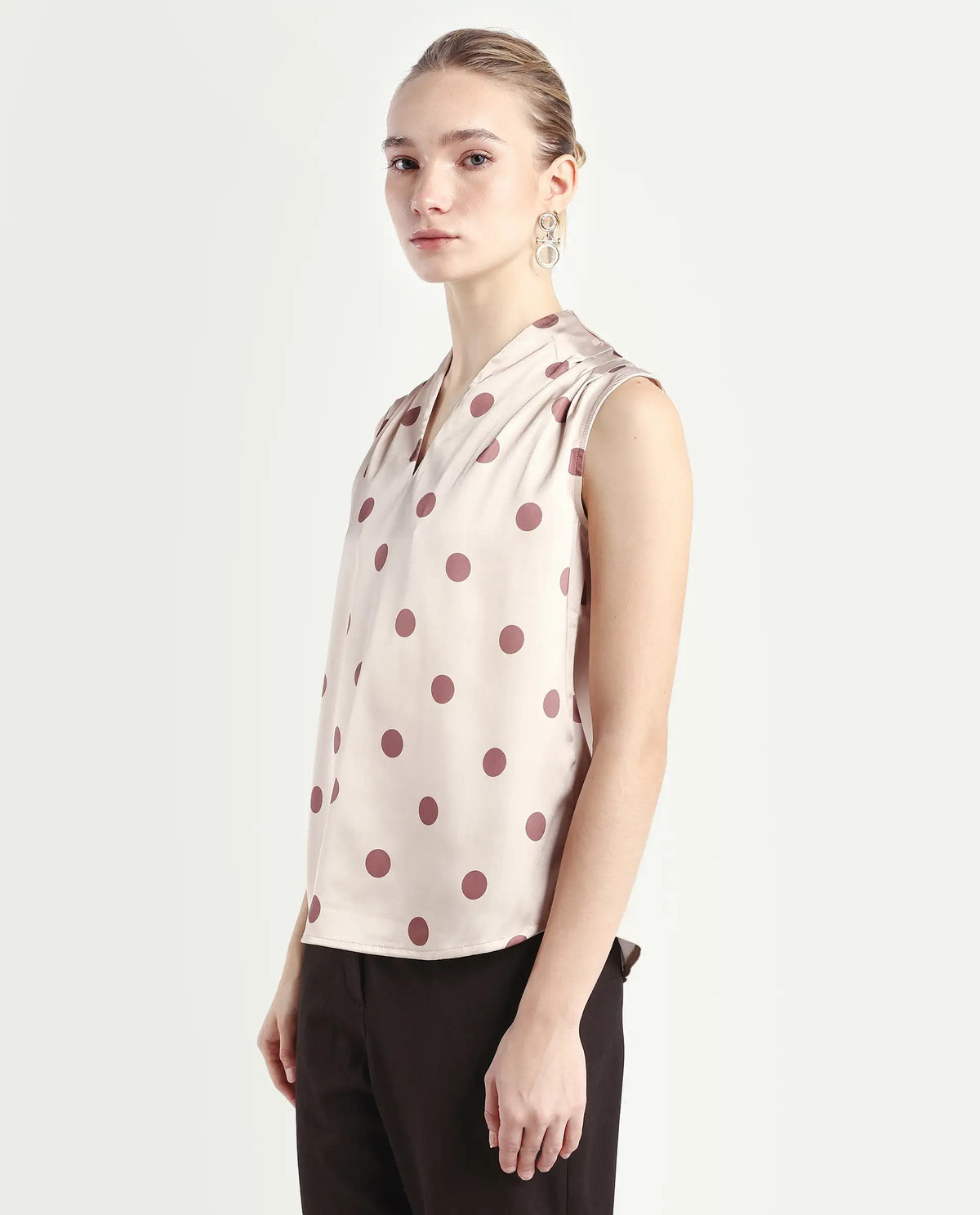 Rareism Women's Berdo-T Beige Polyester V-Neck Polka Print Sleeveless Regular Fit Top
