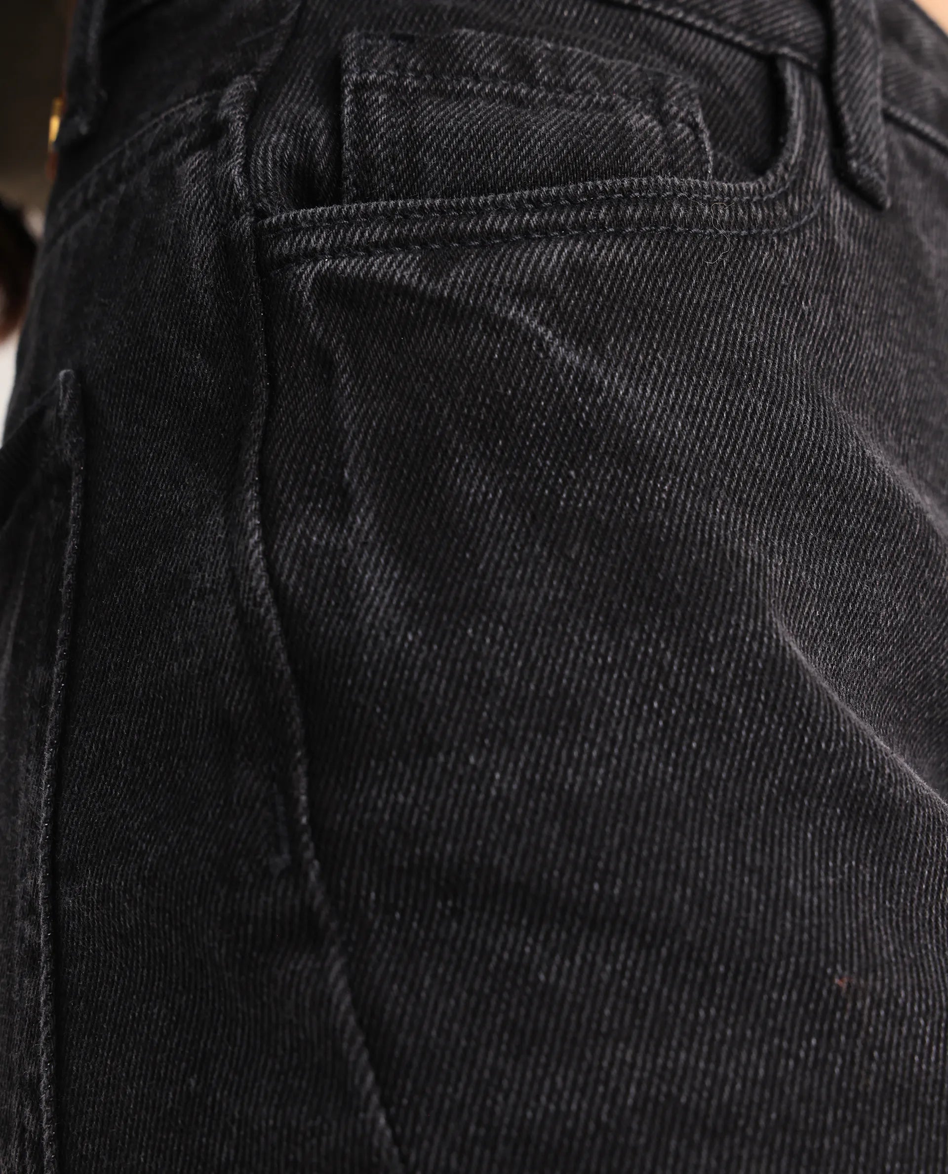 Rareism Women's Beuro Black Cotton Blend Plain Ankle Length Straight Fit Jeans