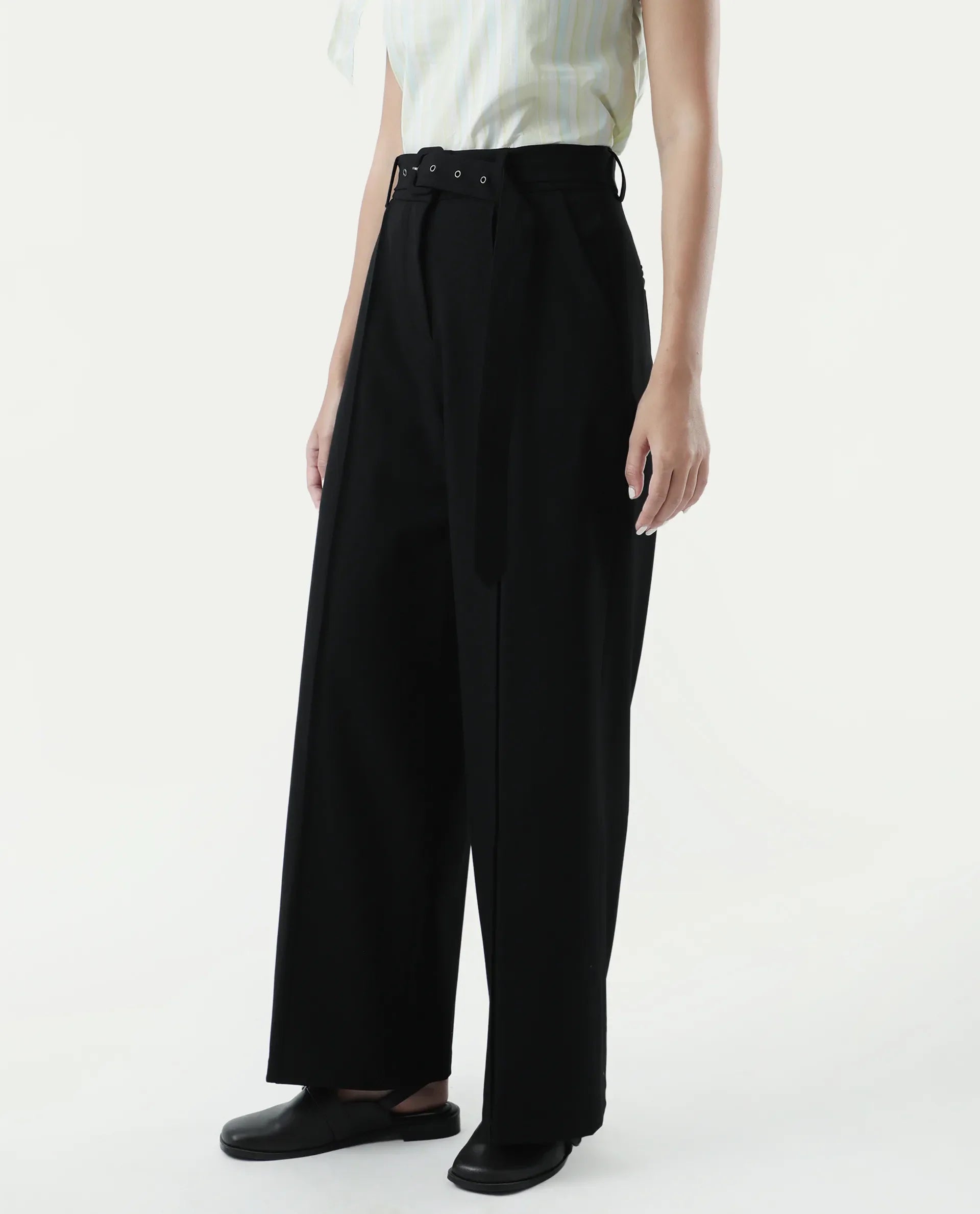 Rareism Women's Bhakil Black Polyester Blend Plain Ankle Length Straight Fit Trouser