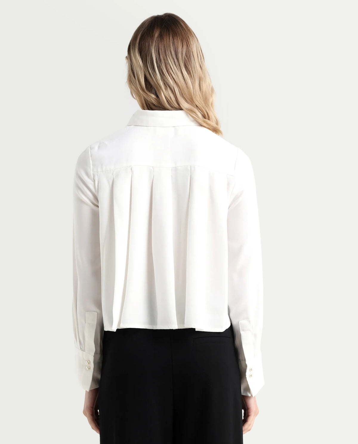 Rareism Women's Bharvik White Viscose Blend Spread Collar Plain Cuffed Sleeve Crop Relaxed Fit Shirt