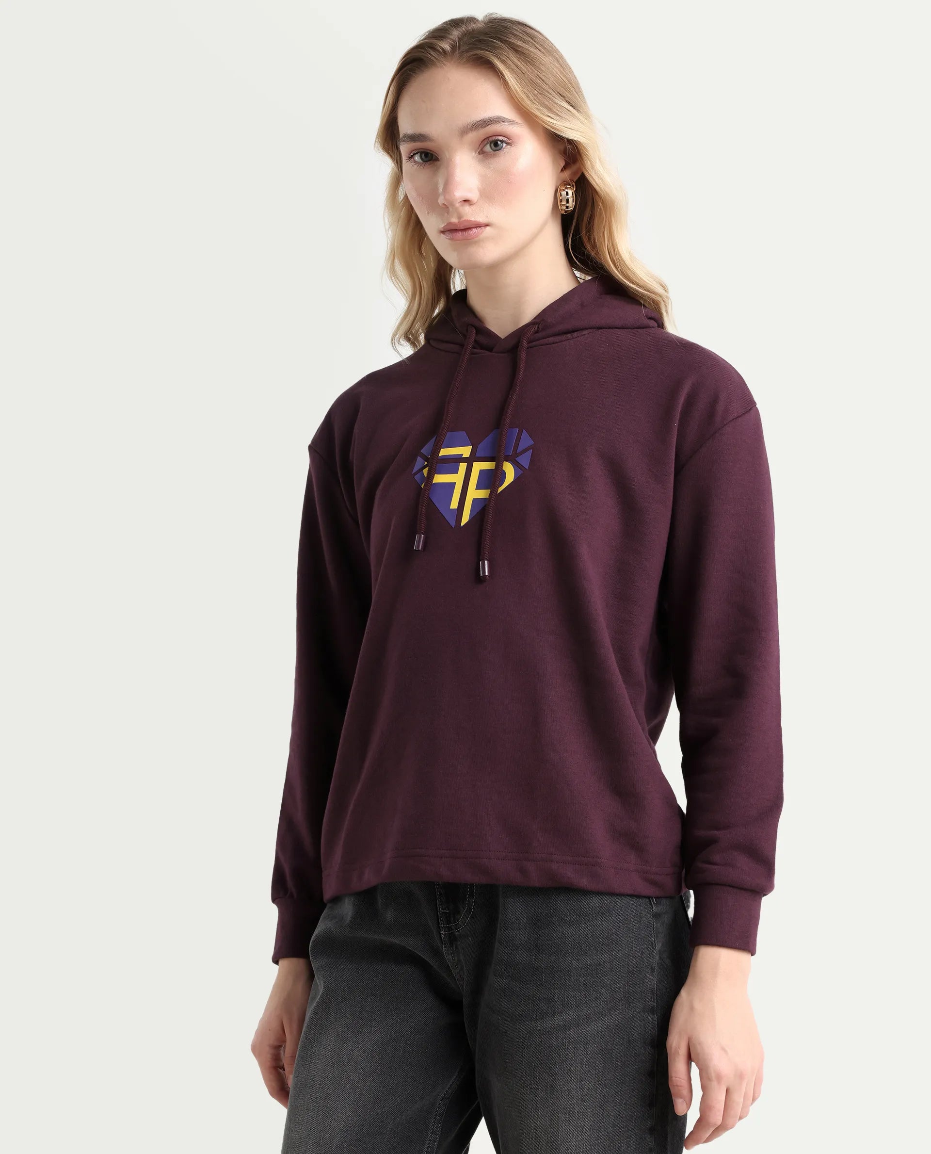 Rareism Women's Blacher Dark Maroon Polyester Blend Hooded Graphic Print Regular Fit Sweatshirt