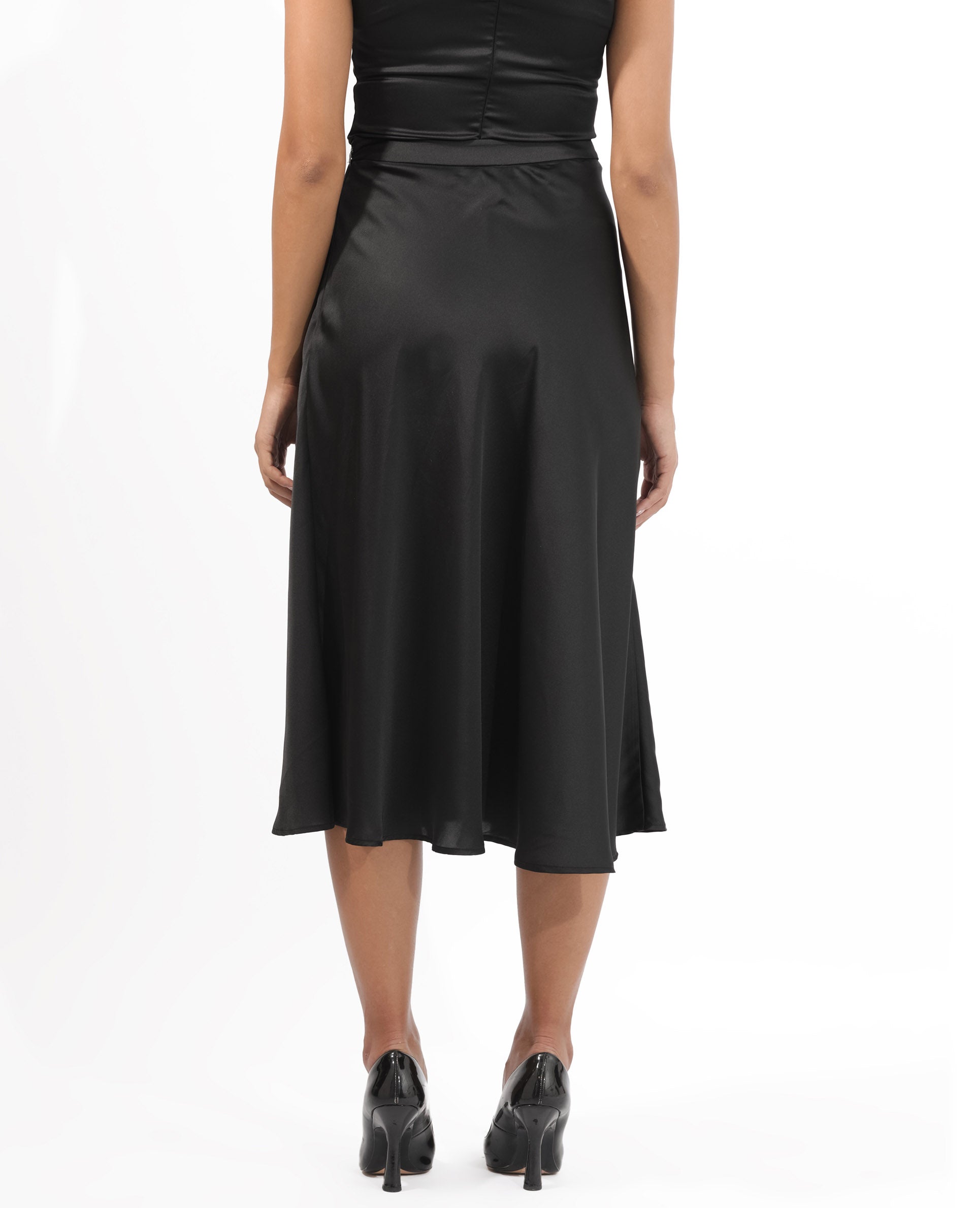 Rareism Women's Ailsa Black Polyester Plain Knee Length Regular Fit Skirt