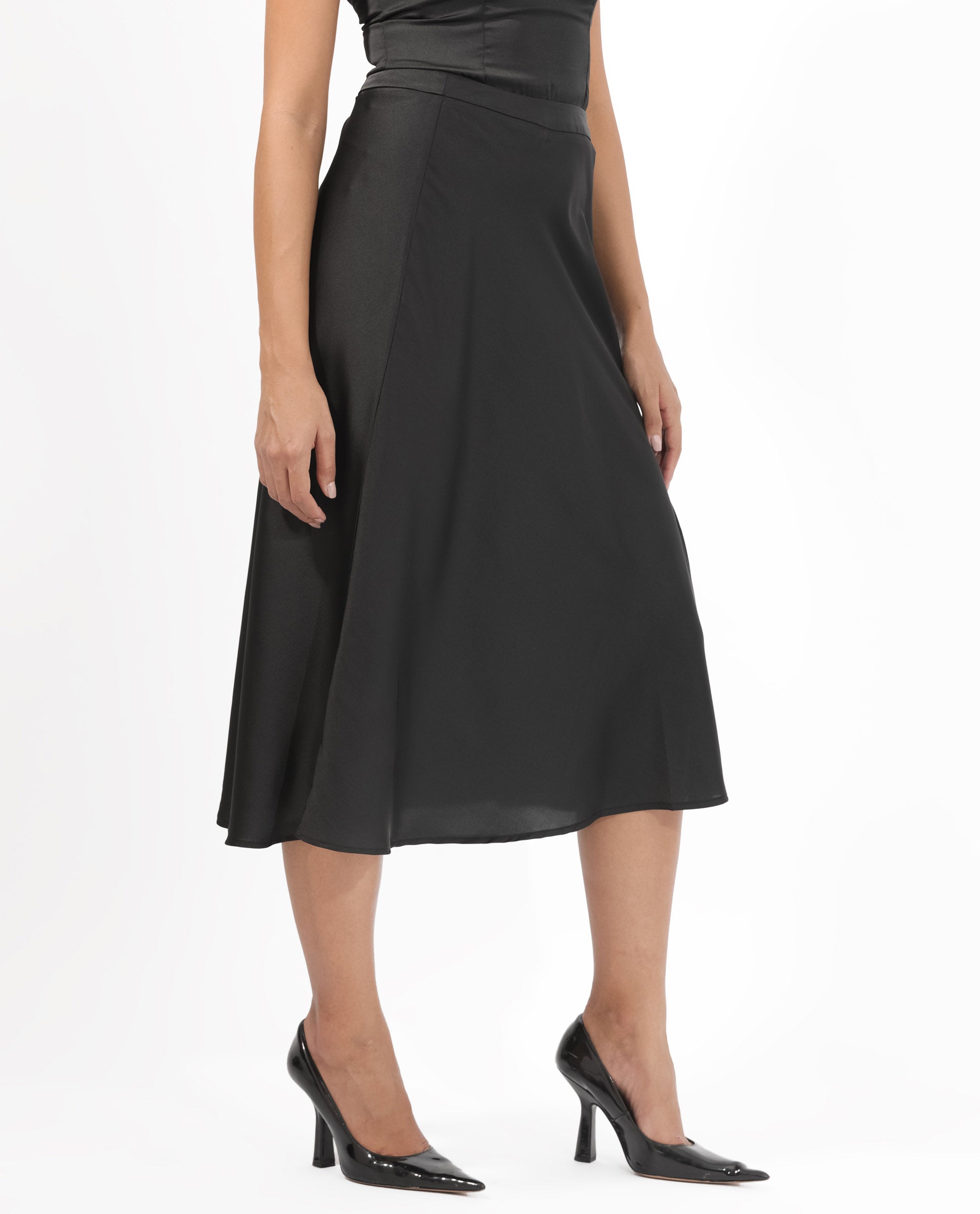 Rareism Women's Ailsa Black Polyester Plain Knee Length Regular Fit Skirt