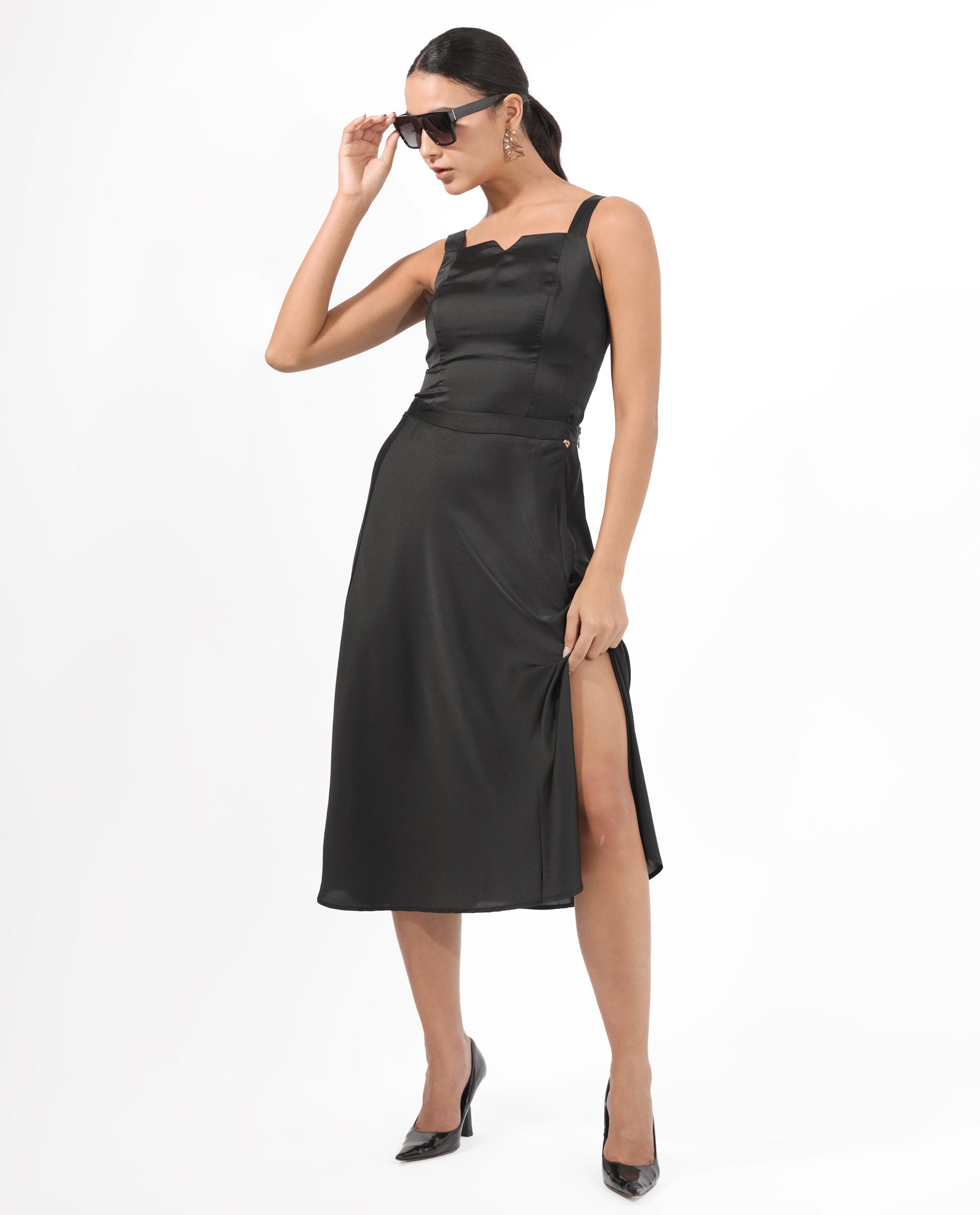 Rareism Women's Ailsa Black Polyester Plain Knee Length Regular Fit Skirt