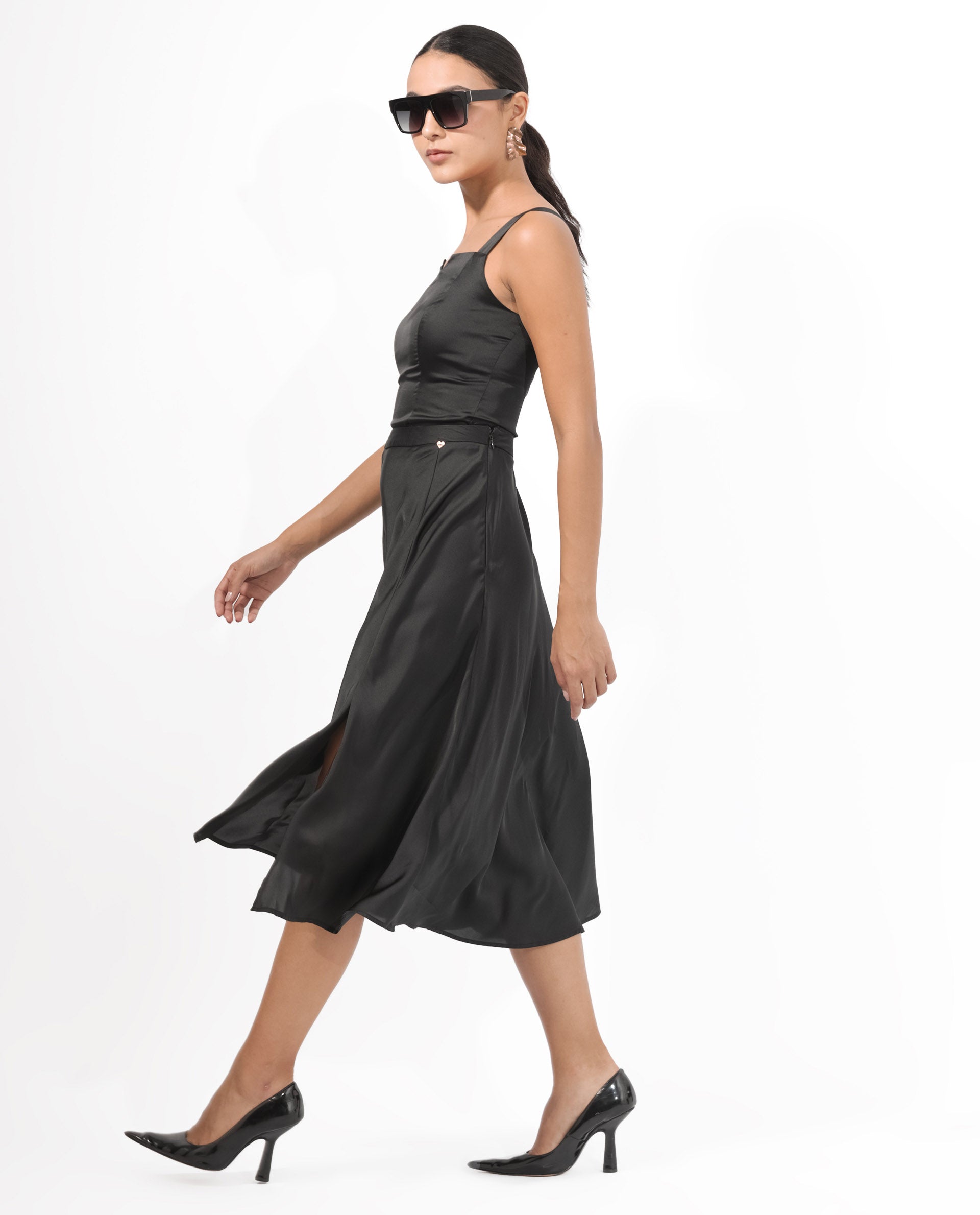 Rareism Women's Ailsa Black Polyester Plain Knee Length Regular Fit Skirt