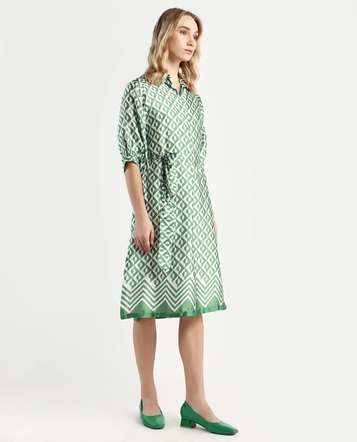 Rareism Women's Borrisa Green Cotton Blend Drop Collar Geometric Print Raglan Sleeve Midi Regular Fit Dress