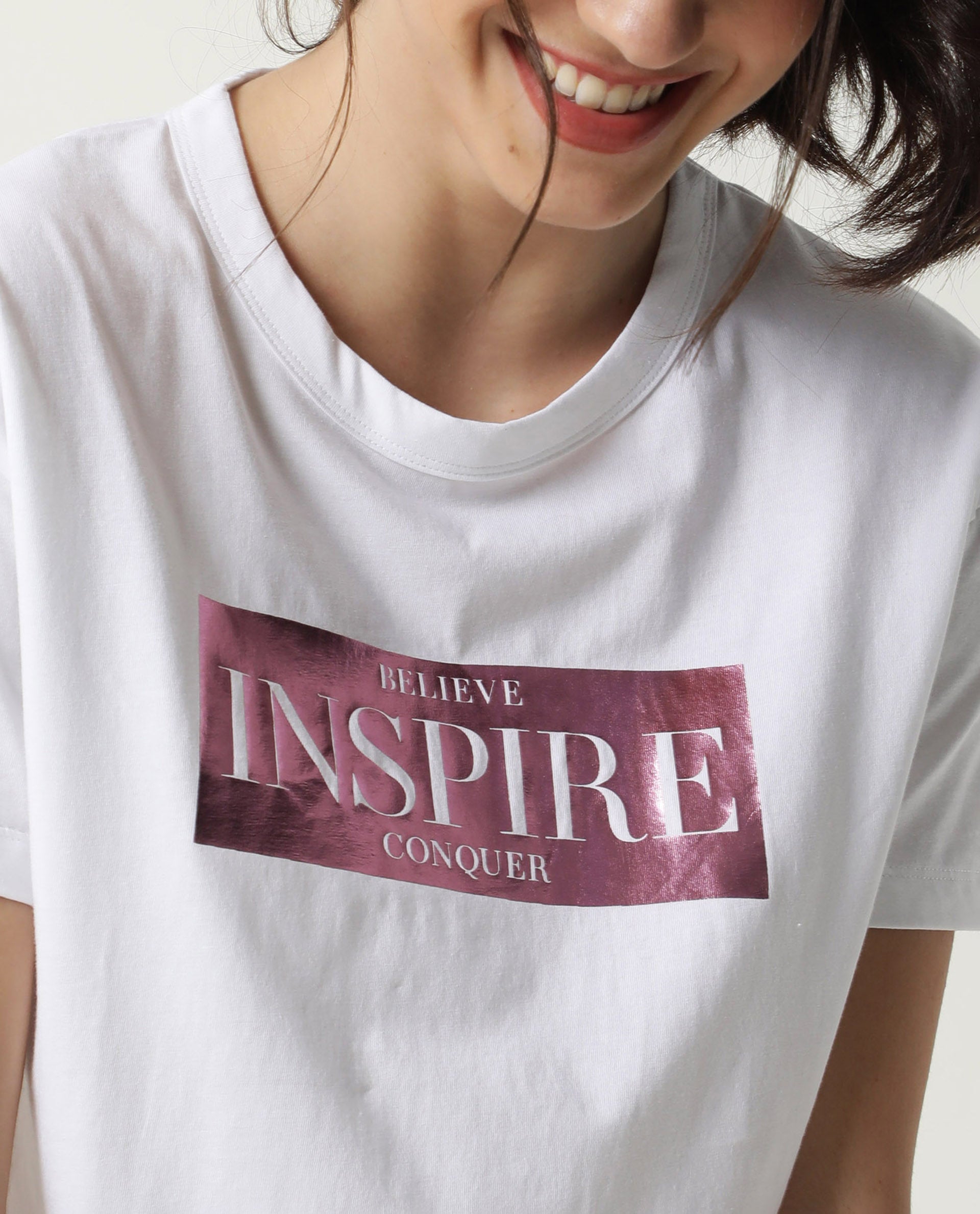 Rareism Women Inago White Cotton Fabric Regular Fit Half Sleeves Graphic Print Crew Neck T-Shirt