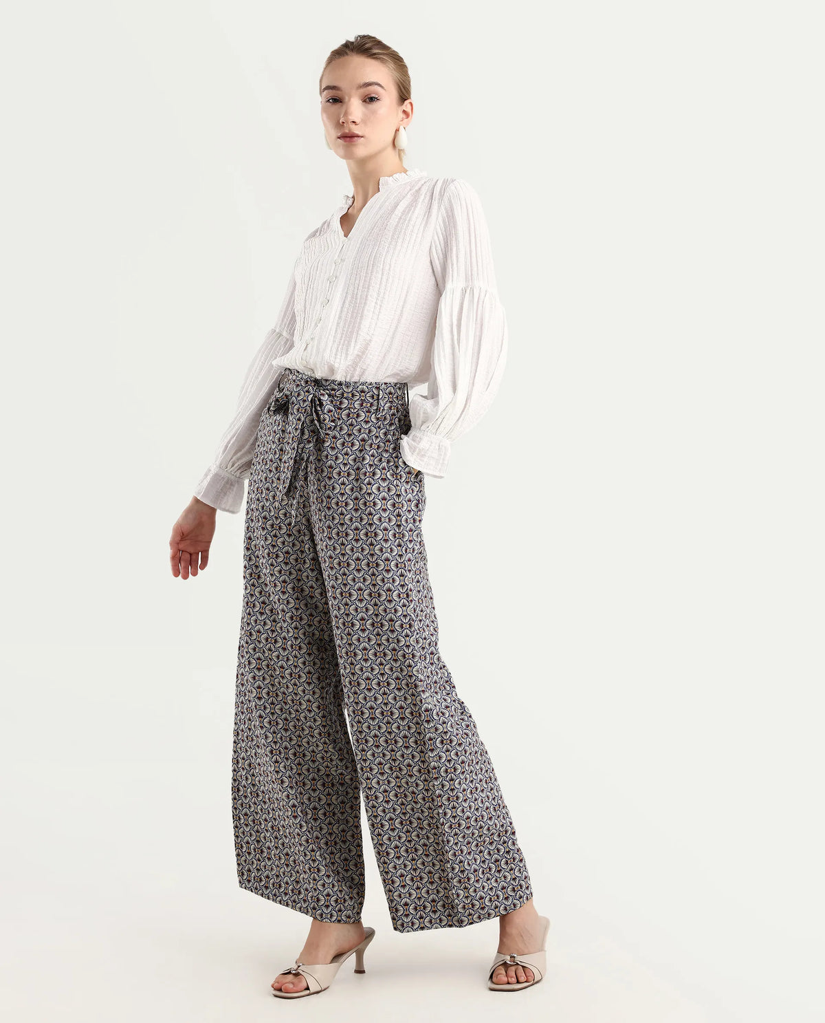 Rareism Women's Detofo Light Multi Nylon Geometric Print Ankle Length Straight Fit Trouser