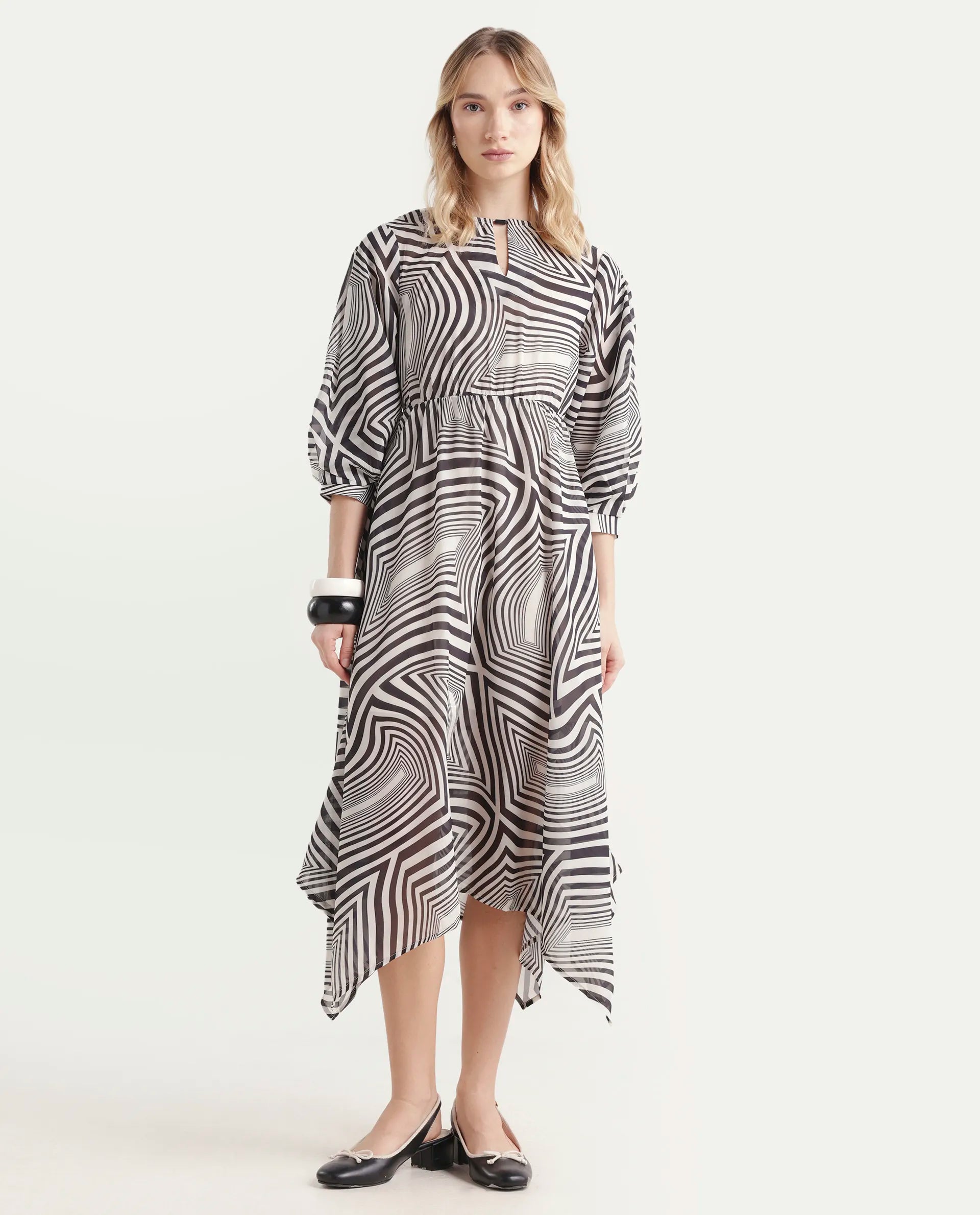 Rareism Women's Dilob Black Polyester Drop Collar Abstract Print Cuffed Sleeve Maxi Flared Dress