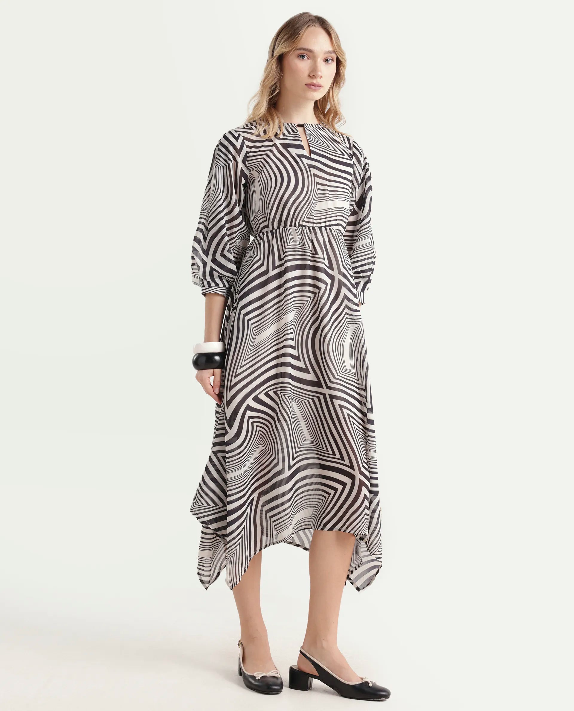 Rareism Women's Dilob Black Polyester Drop Collar Abstract Print Cuffed Sleeve Maxi Flared Dress