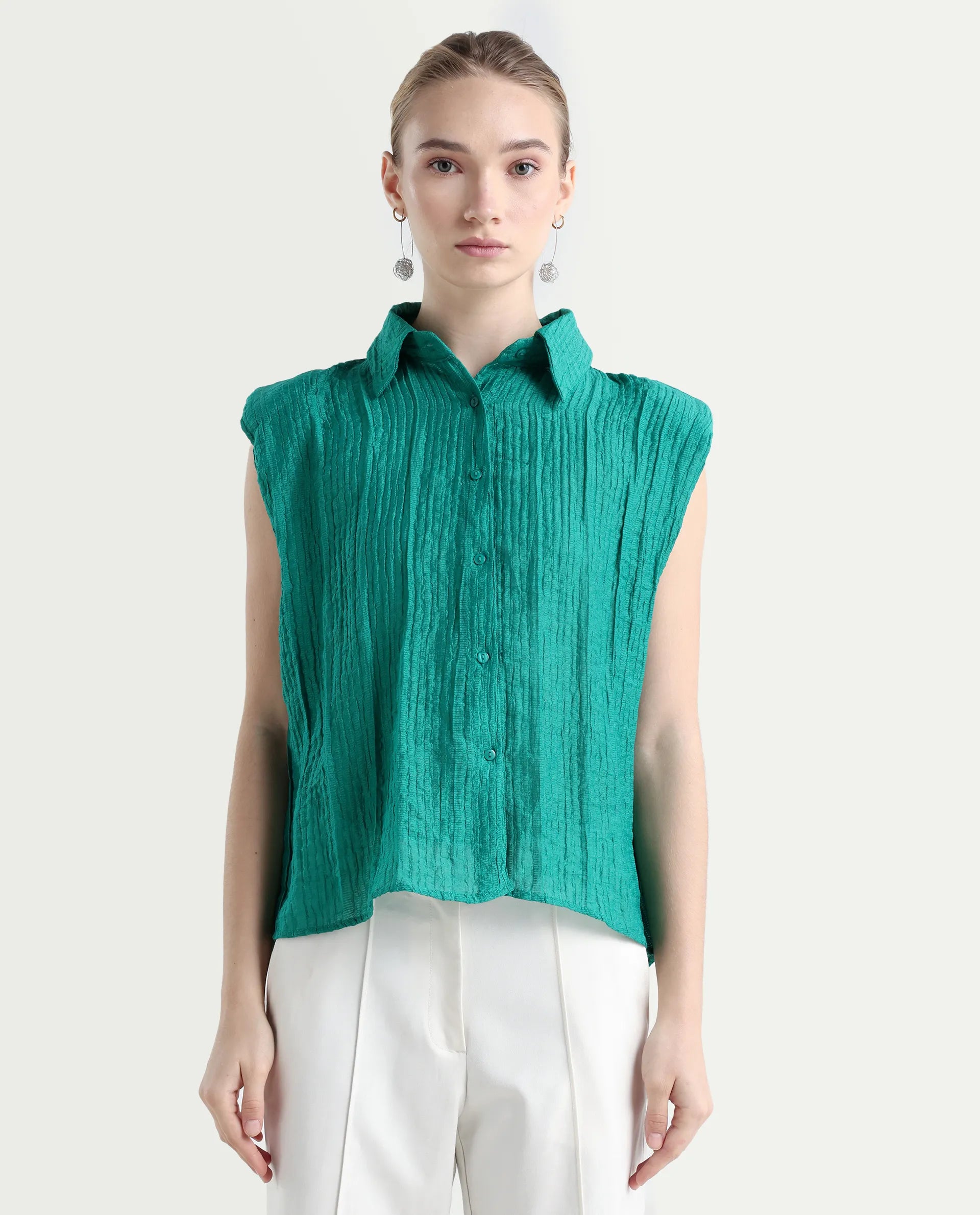Rareism Women's Drummy Green Rayon Drop Collar Plain Sleeveless Regular Fit Top