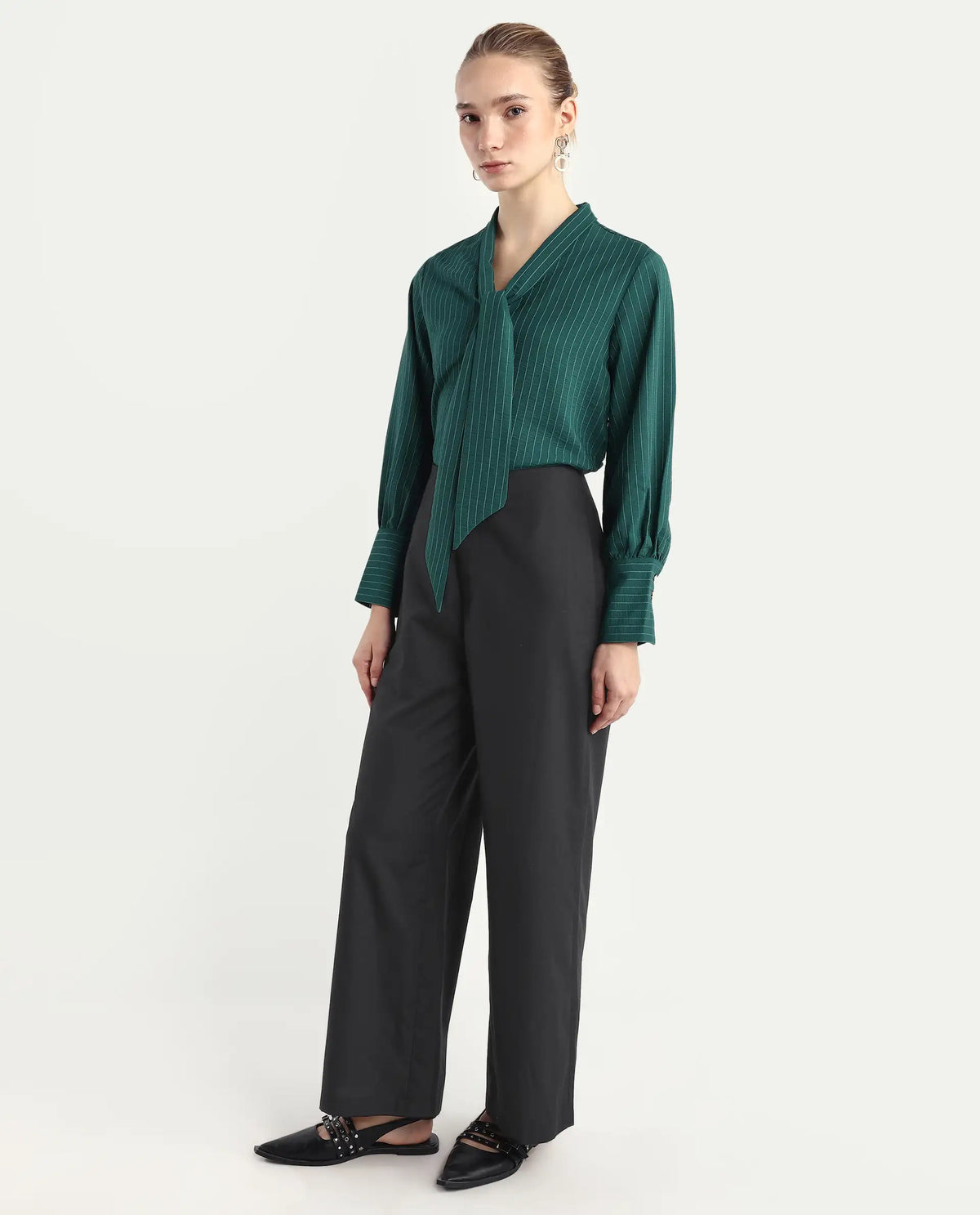 Rareism Women Elary Black Viscose Blend Button Closure Wide Leg Fit Plain Trouser