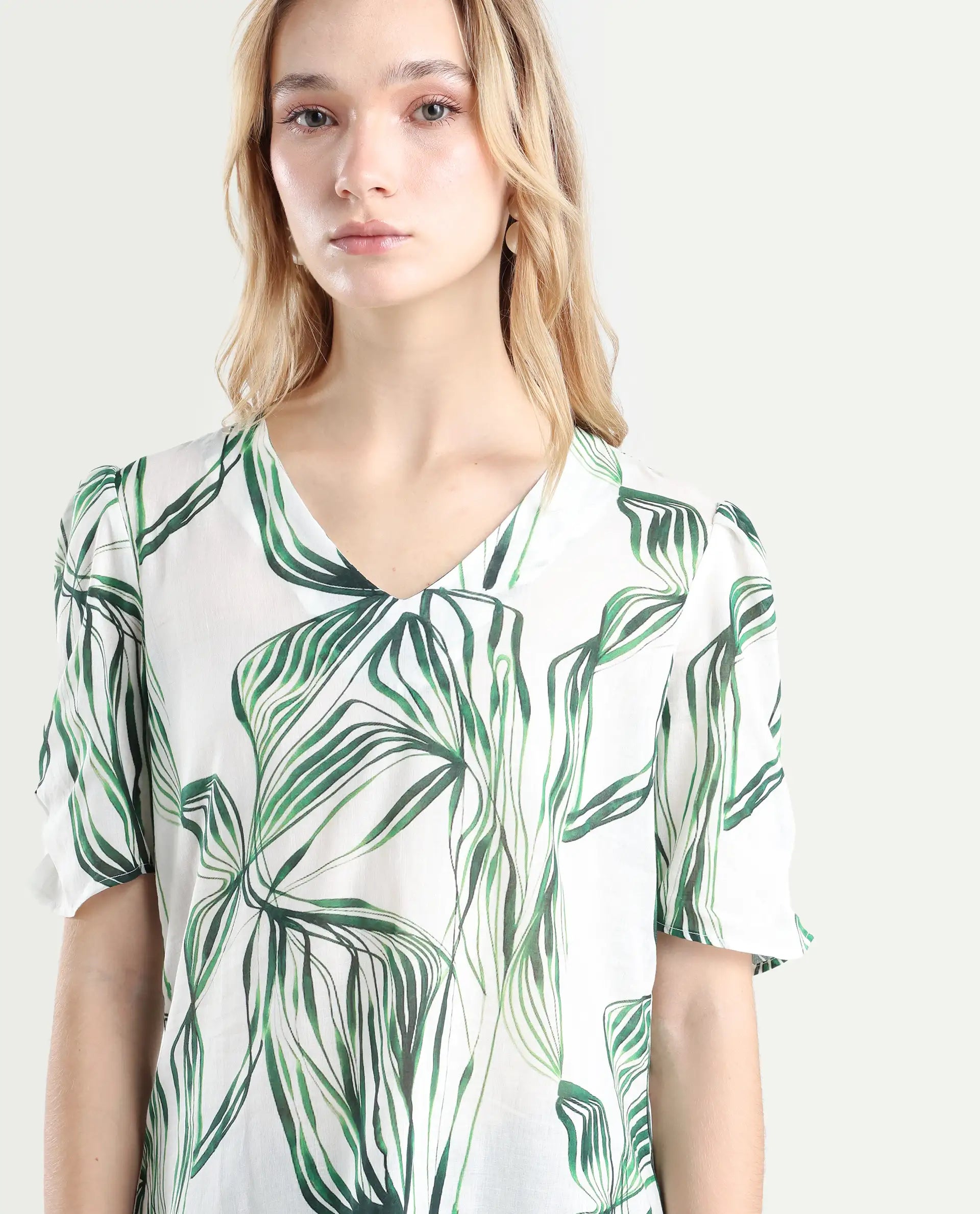 Rareism Women Elary Dark Olive Viscose Blend Button Closure Wide Leg Fit Plain Trouser