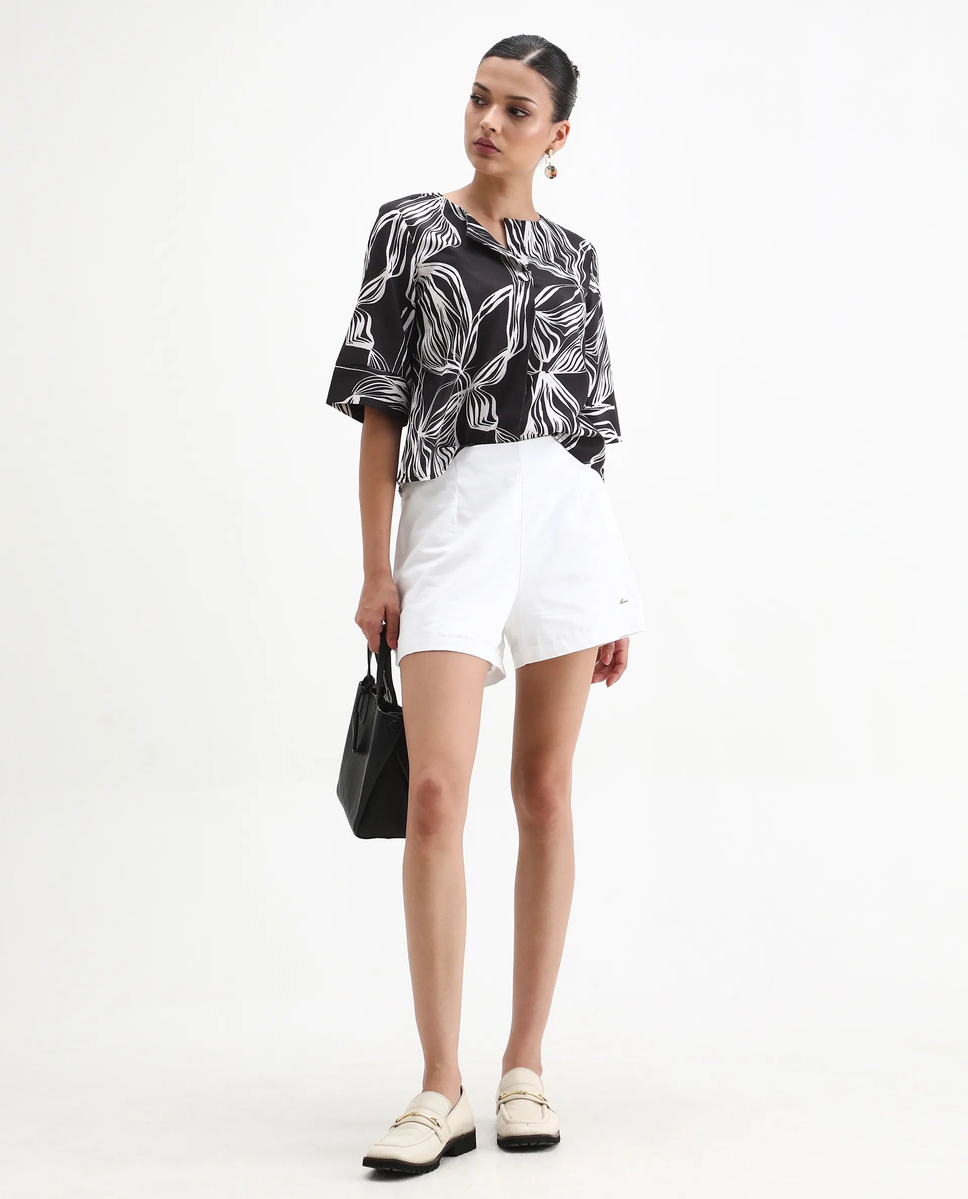 Rareism Women's Elli White Cotton Plain Mini Regular Fit Shorts