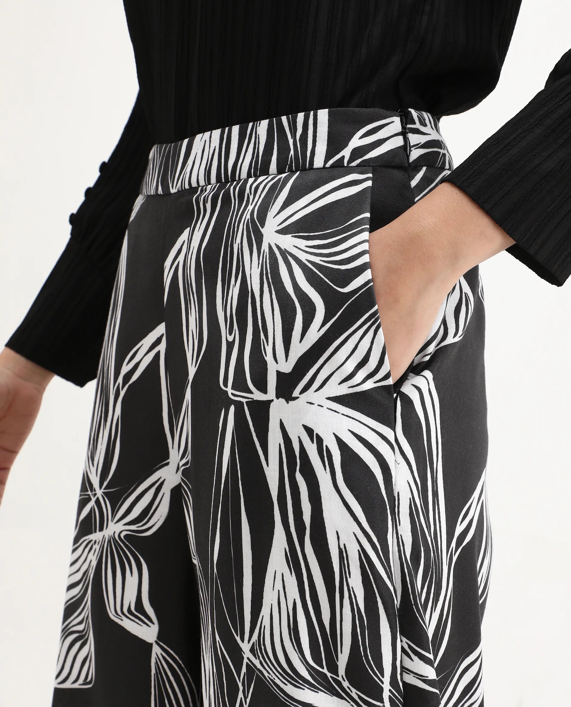 Rareism Women's Eloff-B Black Polyester Zipper Closure Wide Ankle Length Abstract Print Trouser