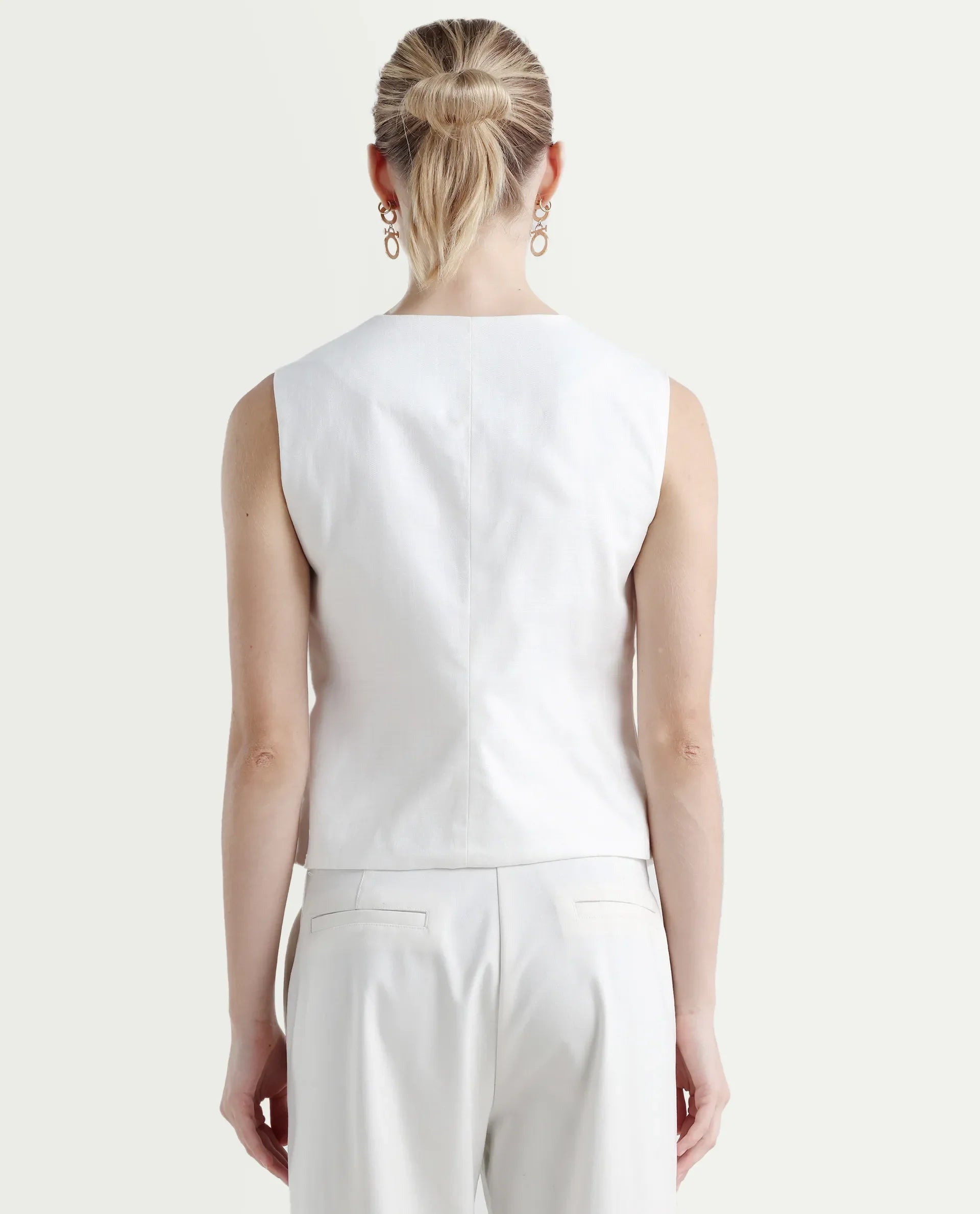 Rareism Women's Epilic White Cotton V-Neck Plain Sleeveless Regular Fit Waist Coat