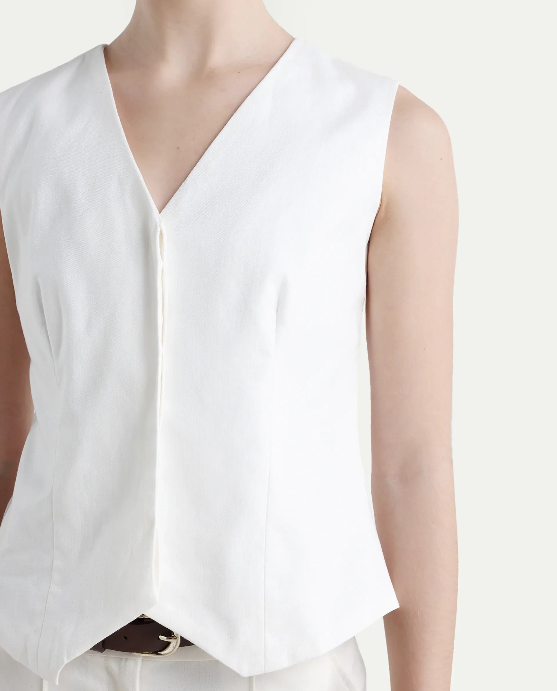 Rareism Women's Epilic White Cotton V-Neck Plain Sleeveless Regular Fit Waist Coat