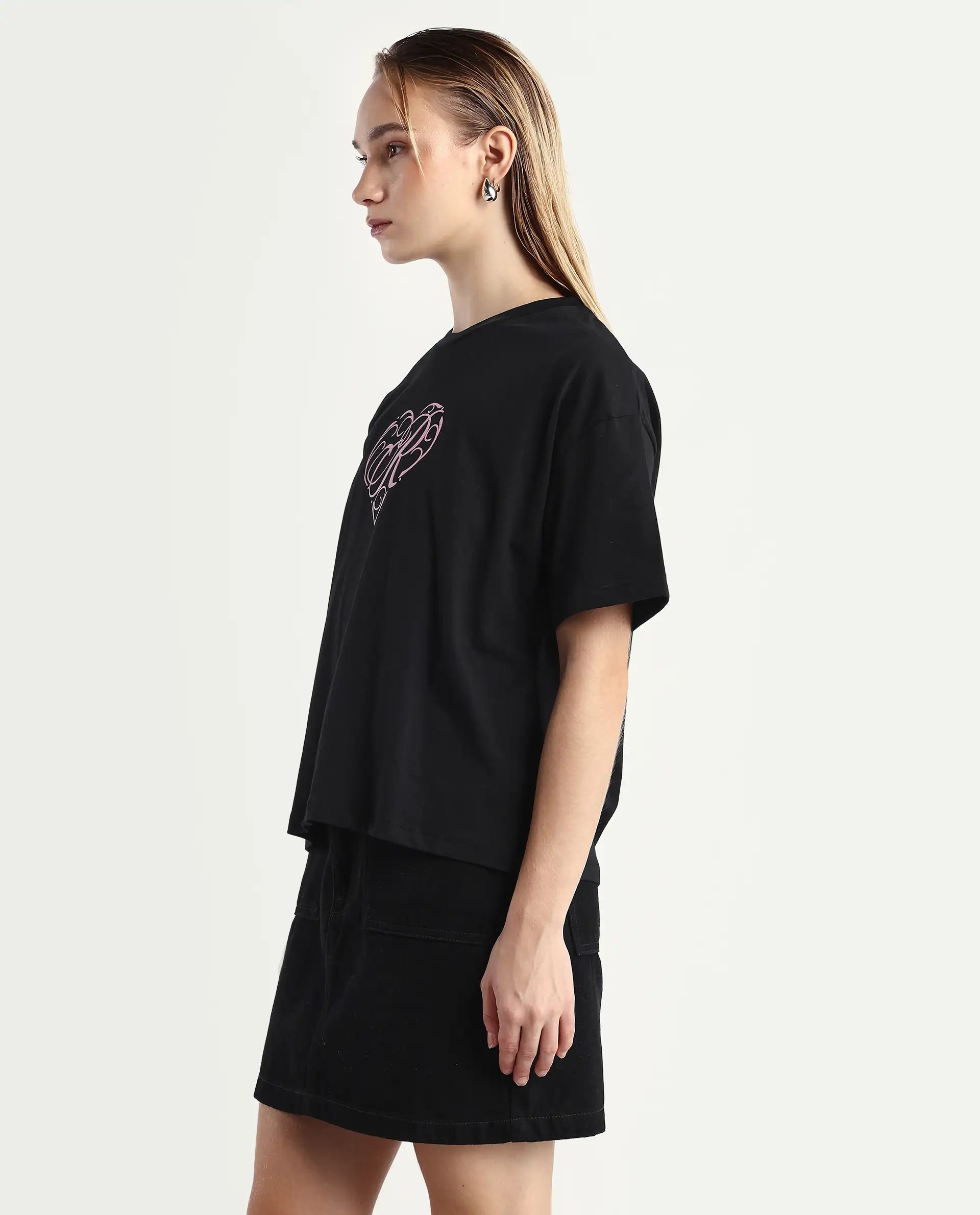 Rareism Women's Fer Black Cotton Crew Neck Relaxed Fit T-Shirt