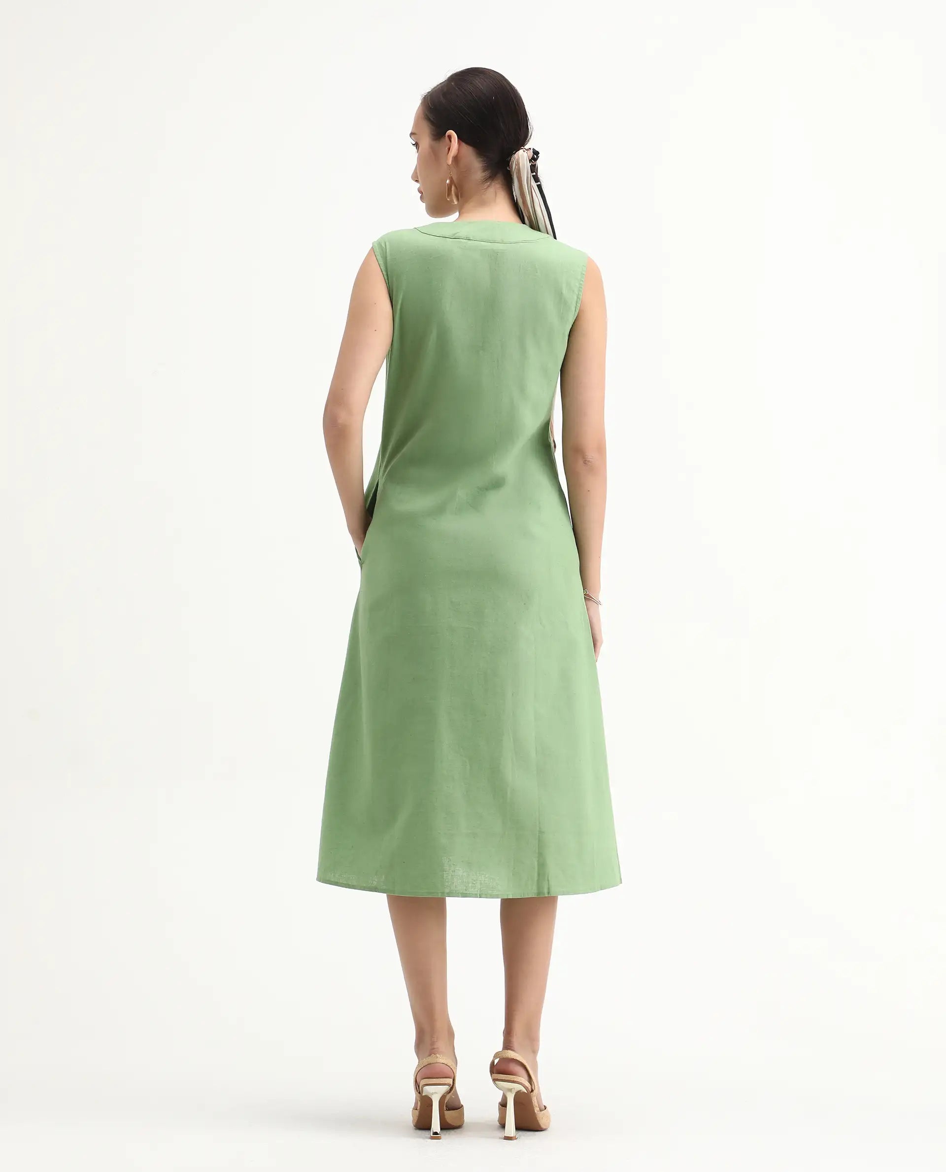 Rareism Women's Foream Pastel Green Linen Blend V-Neck Plain Sleeveless Midi A-Line Dress