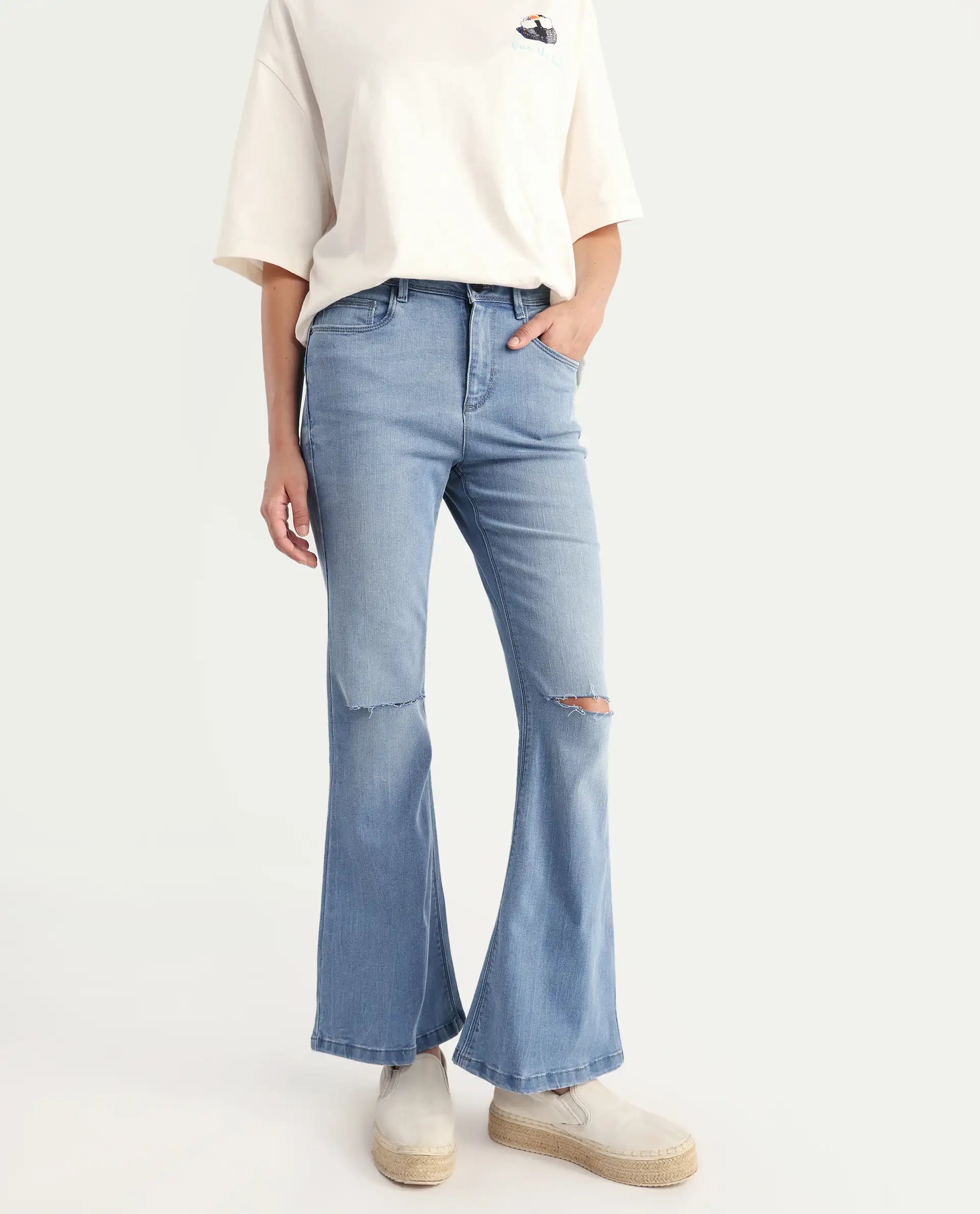 Rareism Women's Fritillary Blue Cotton Blend Plain Ankle Length Relaxed Fit Jeans