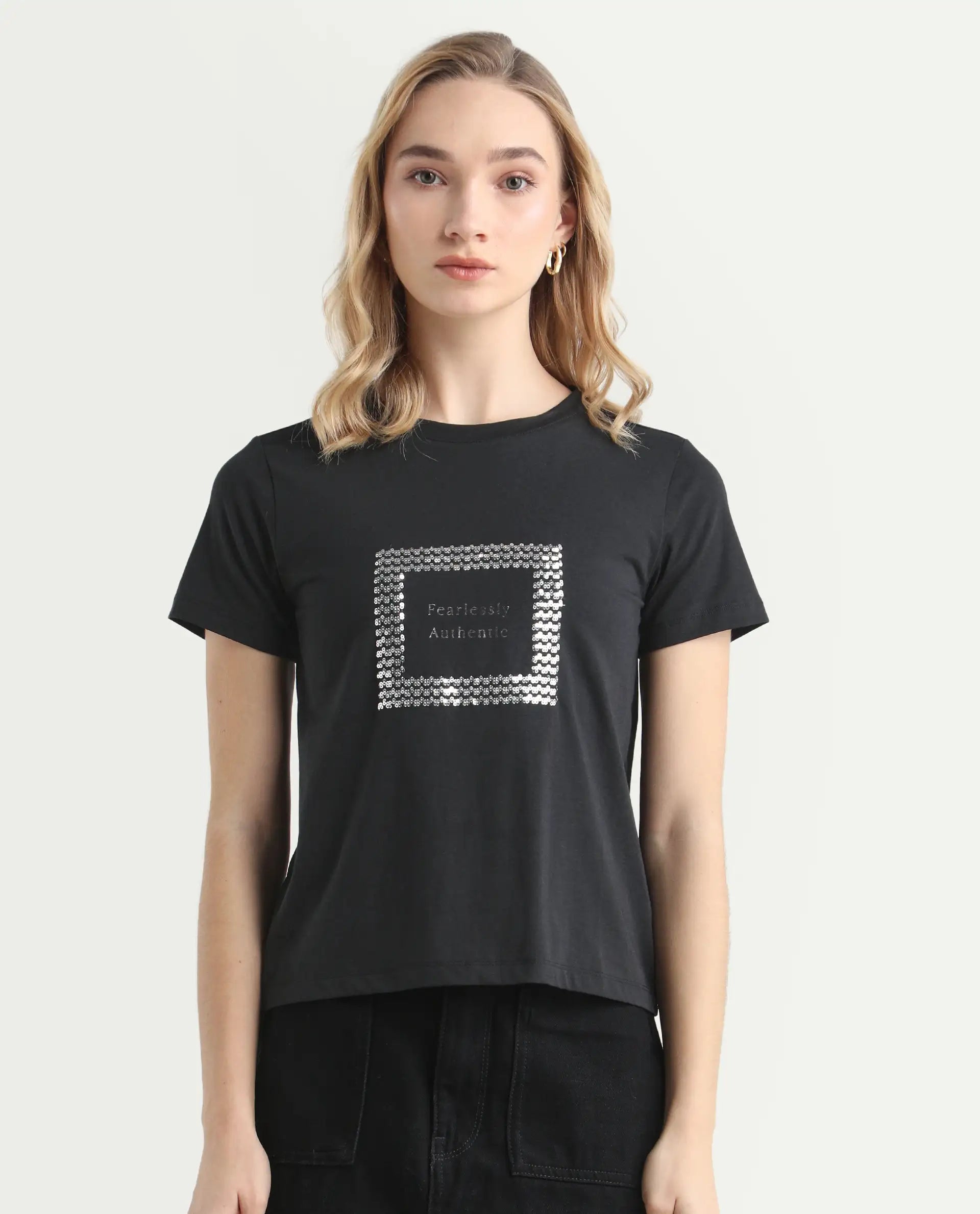 Rareism Women's Frunta Black Cotton Blend Crew Neck Graphic Print Regular Fit T-Shirt