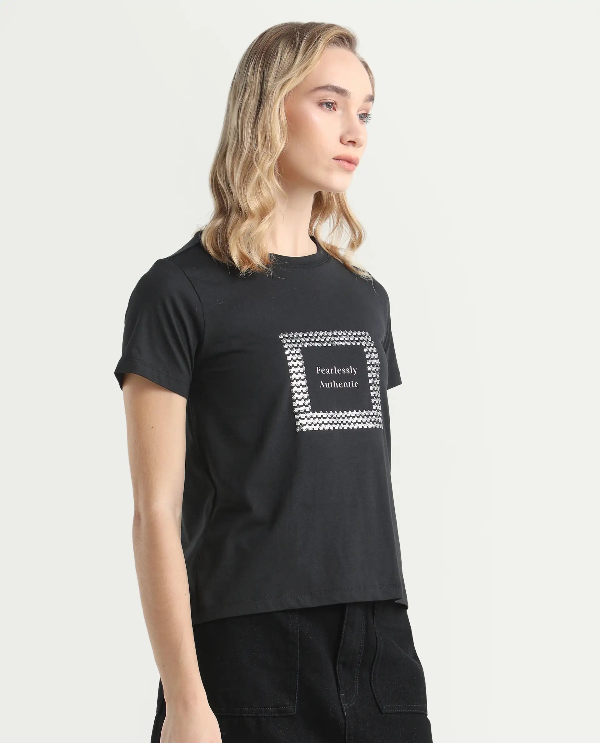 Rareism Women's Frunta Black Cotton Blend Crew Neck Graphic Print Regular Fit T-Shirt