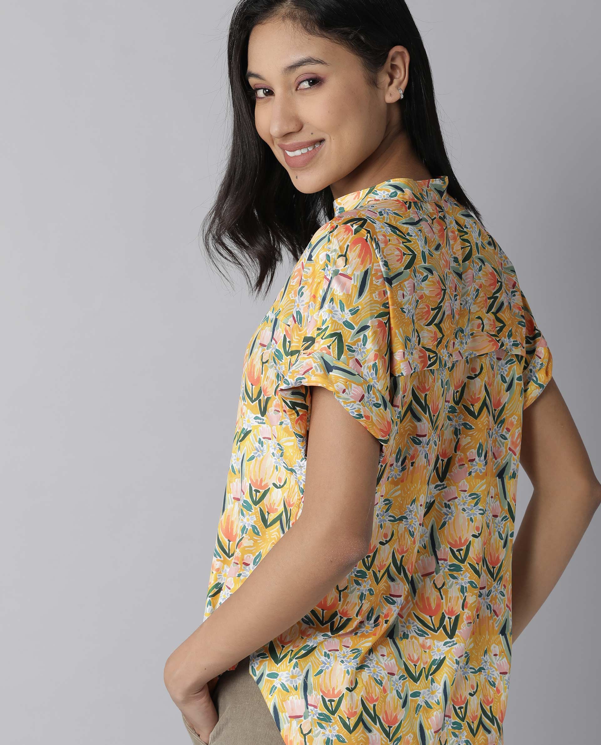 Rareism Women Greenage Yellow Top Short Sleeves Printed