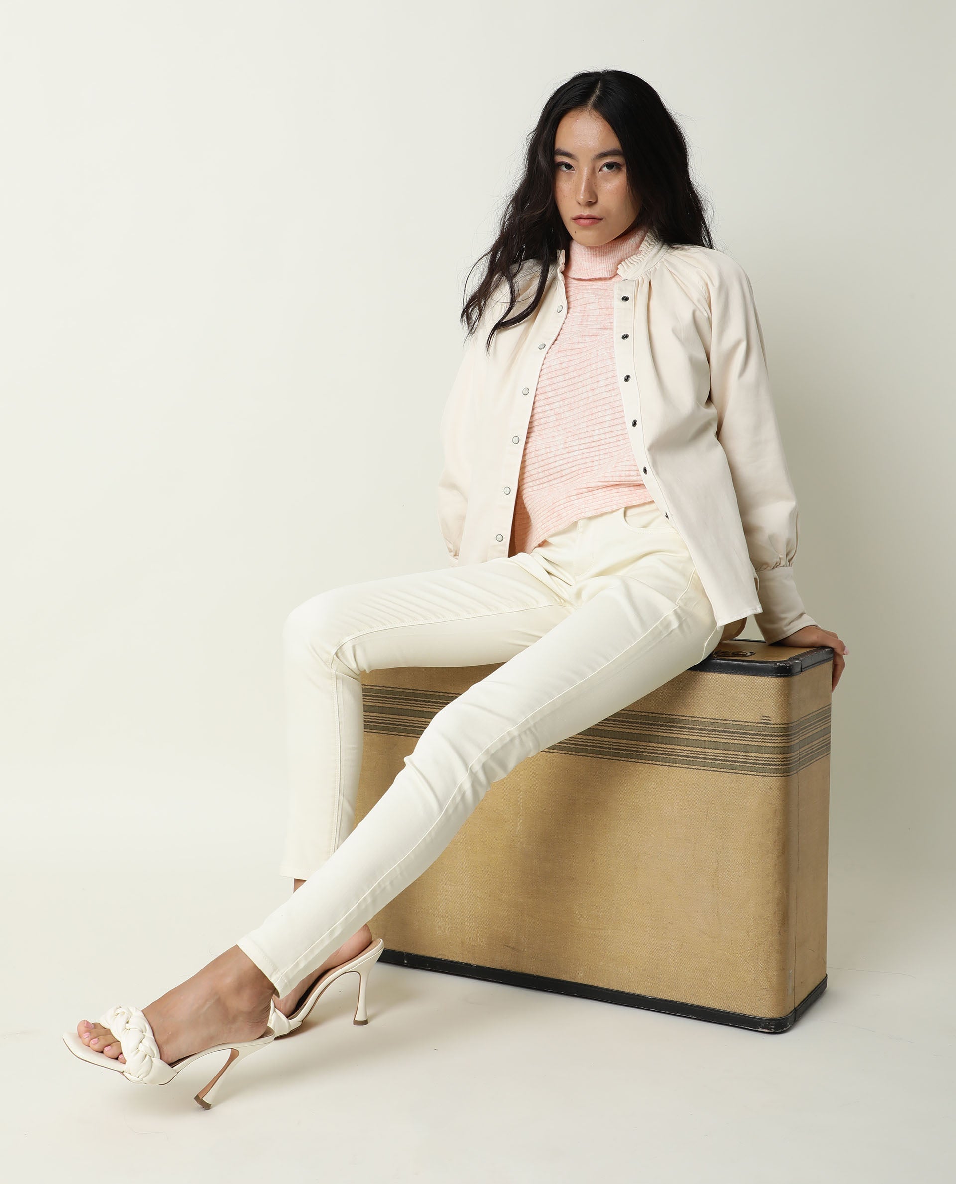 Rareism Women's Bellona Offwhite Cotton Sweetheart Neck Plain Regular Fit Jacket