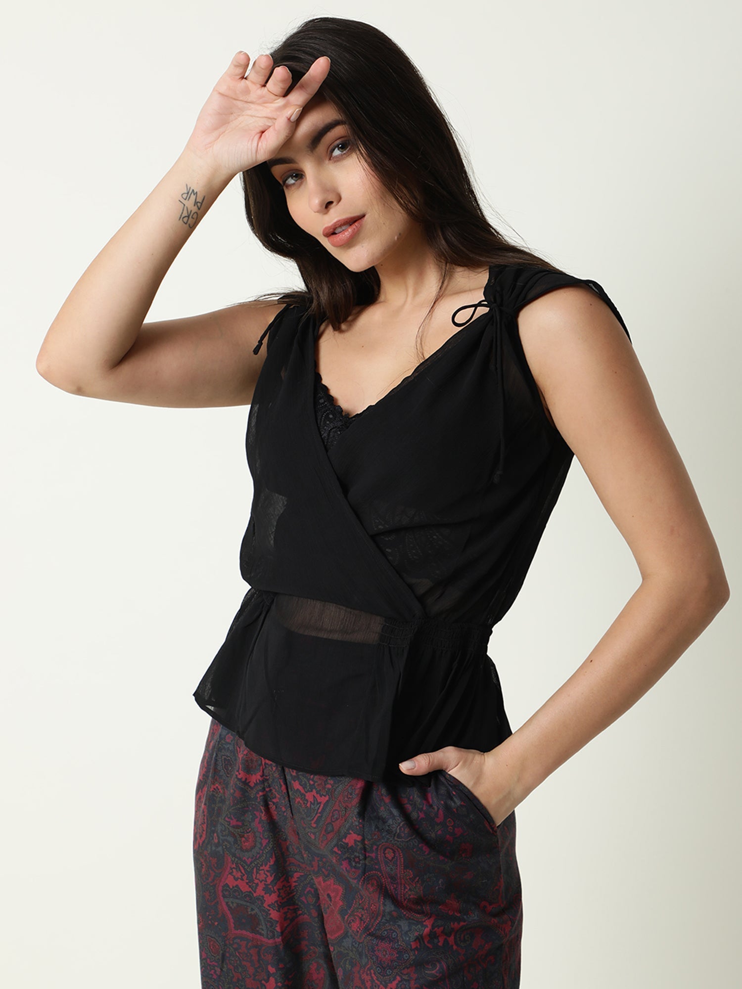 Rareism Women's Belong Black Viscose V-Neck Plain Sleeveless Regular Fit Top