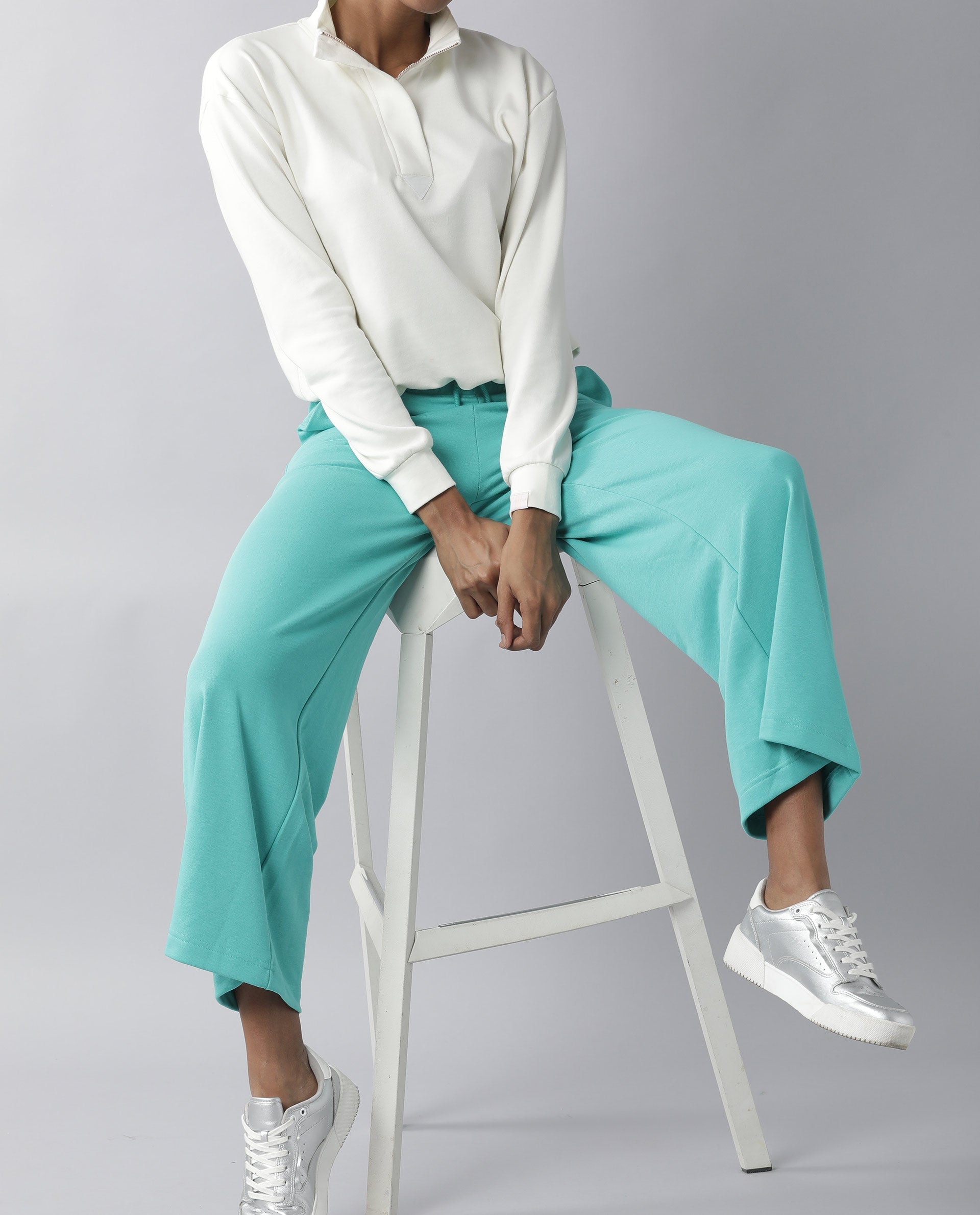 Rareism Women Pazo-1 Turq Poly Cotton Fabric Relaxed Fit Solid Mid Rise Ankle Length Track Pant