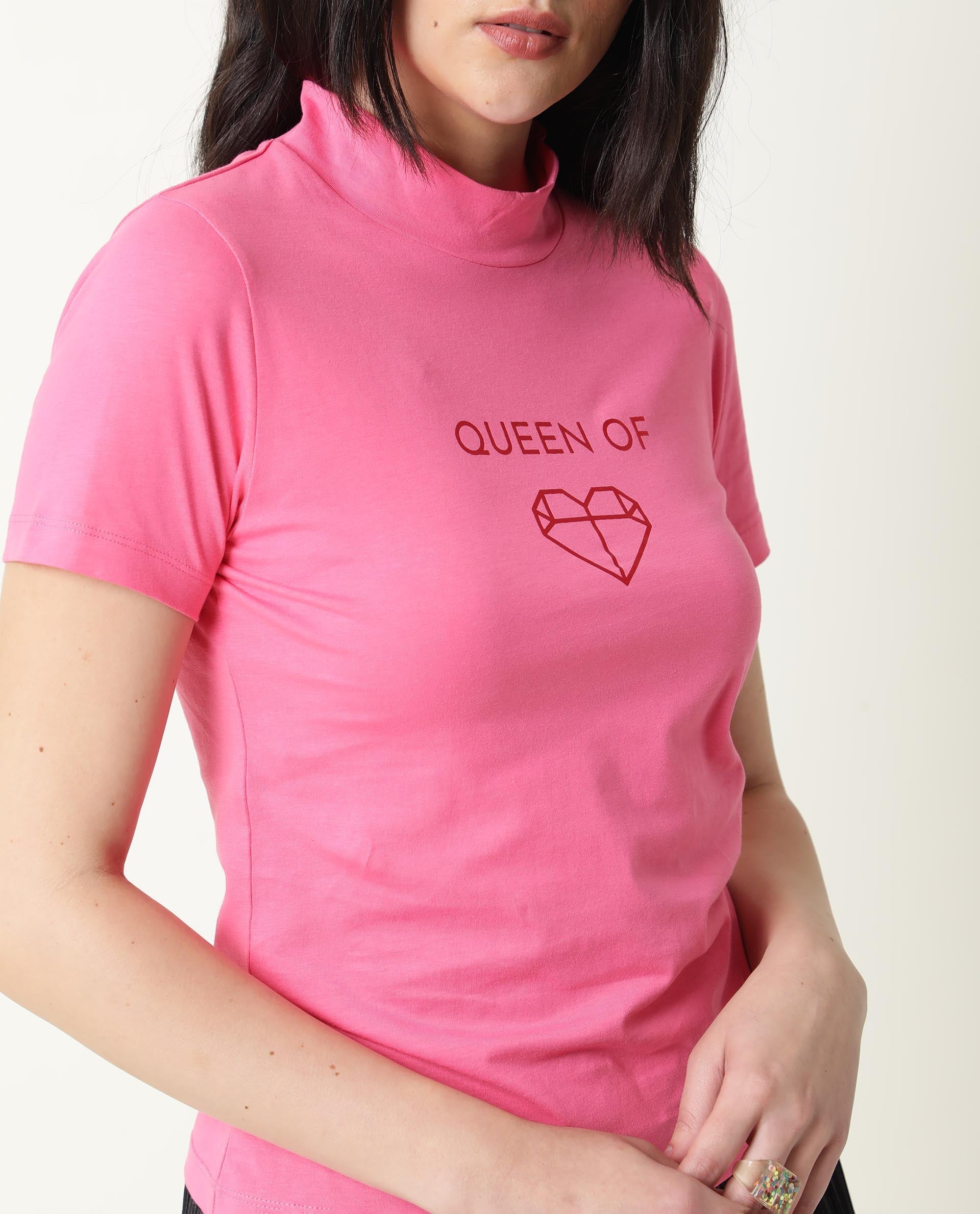 Rareism Women Queenie Pink Poly Cotton Fabric Regular Fit Half Sleeves Graphic Print Round Neck T-Shirt