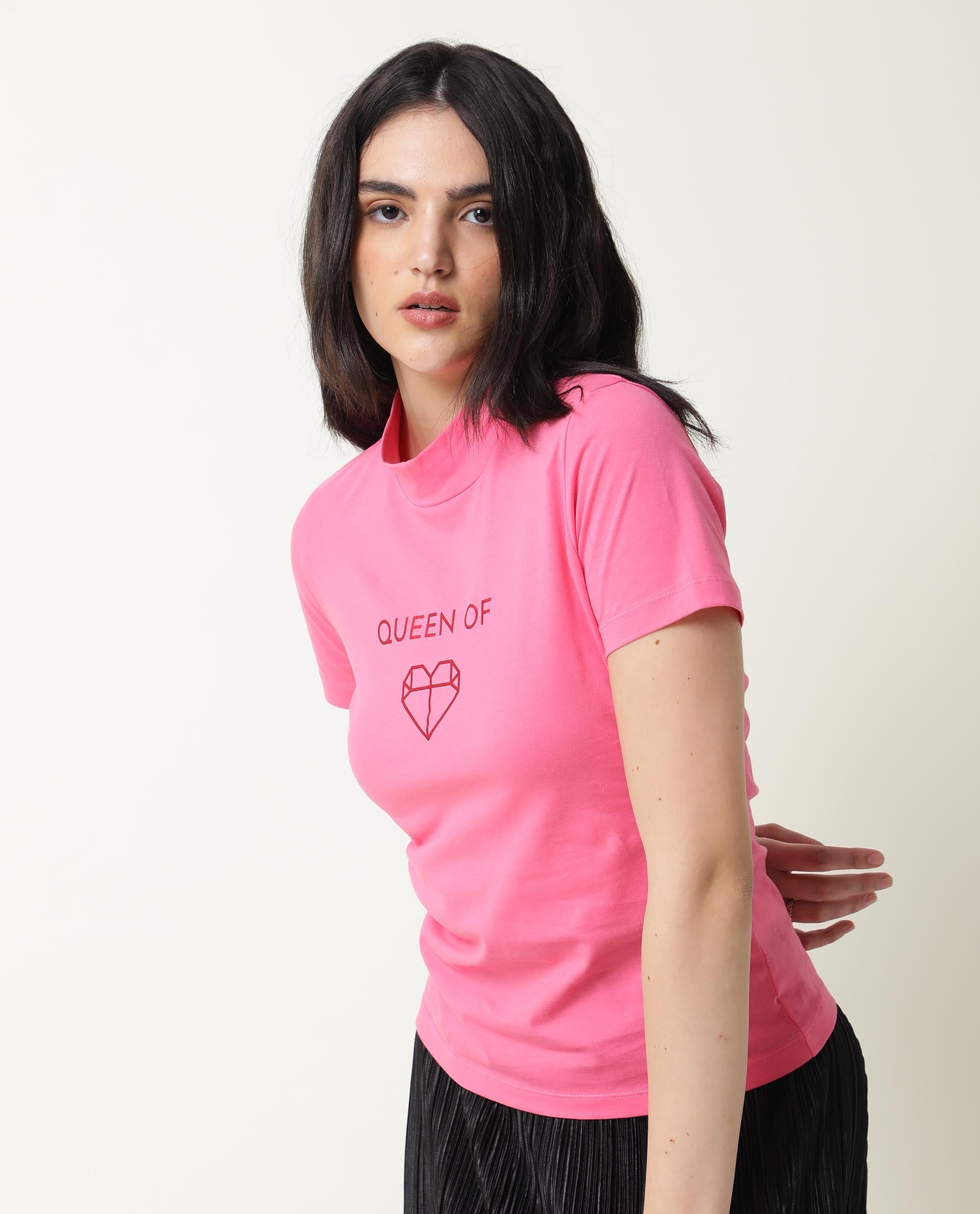 Rareism Women Queenie Pink Poly Cotton Fabric Regular Fit Half Sleeves Graphic Print Round Neck T-Shirt