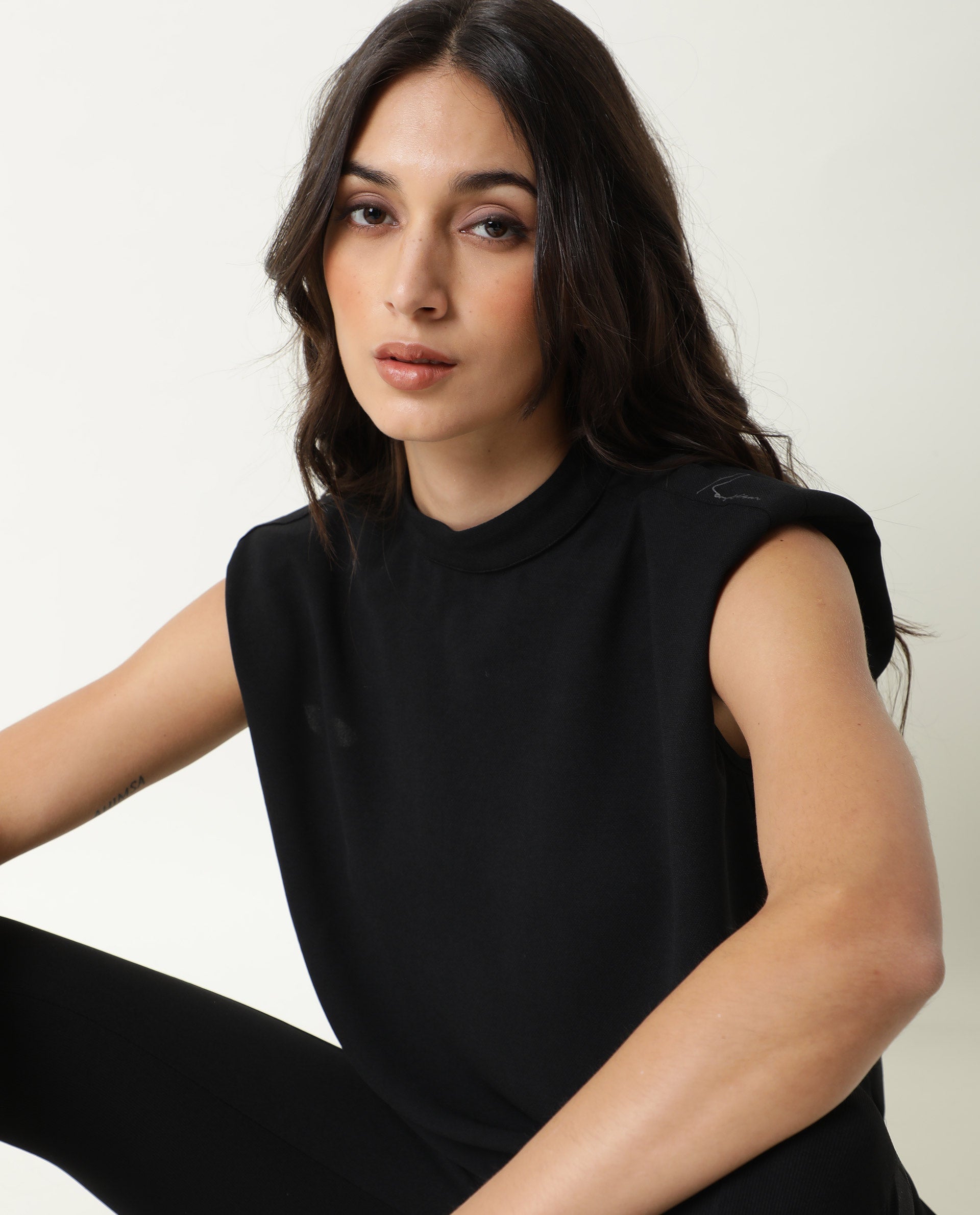 Rareism Womens Edit Black Top Sleeveless Round Neck