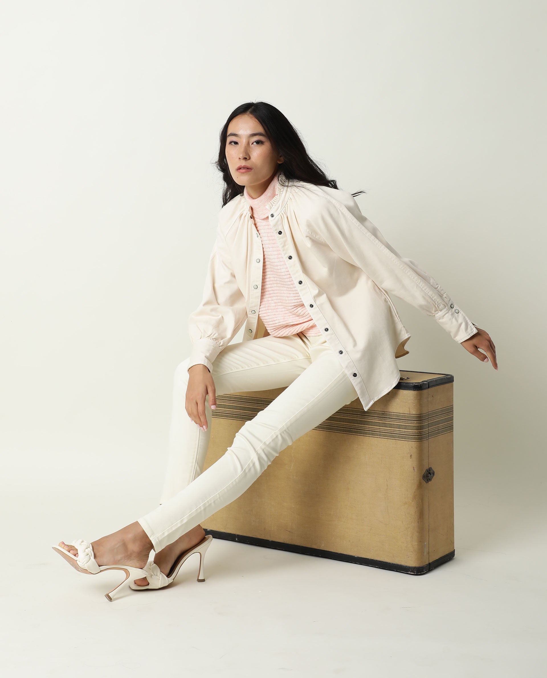 Rareism Women's Bellona Offwhite Cotton Sweetheart Neck Plain Regular Fit Jacket