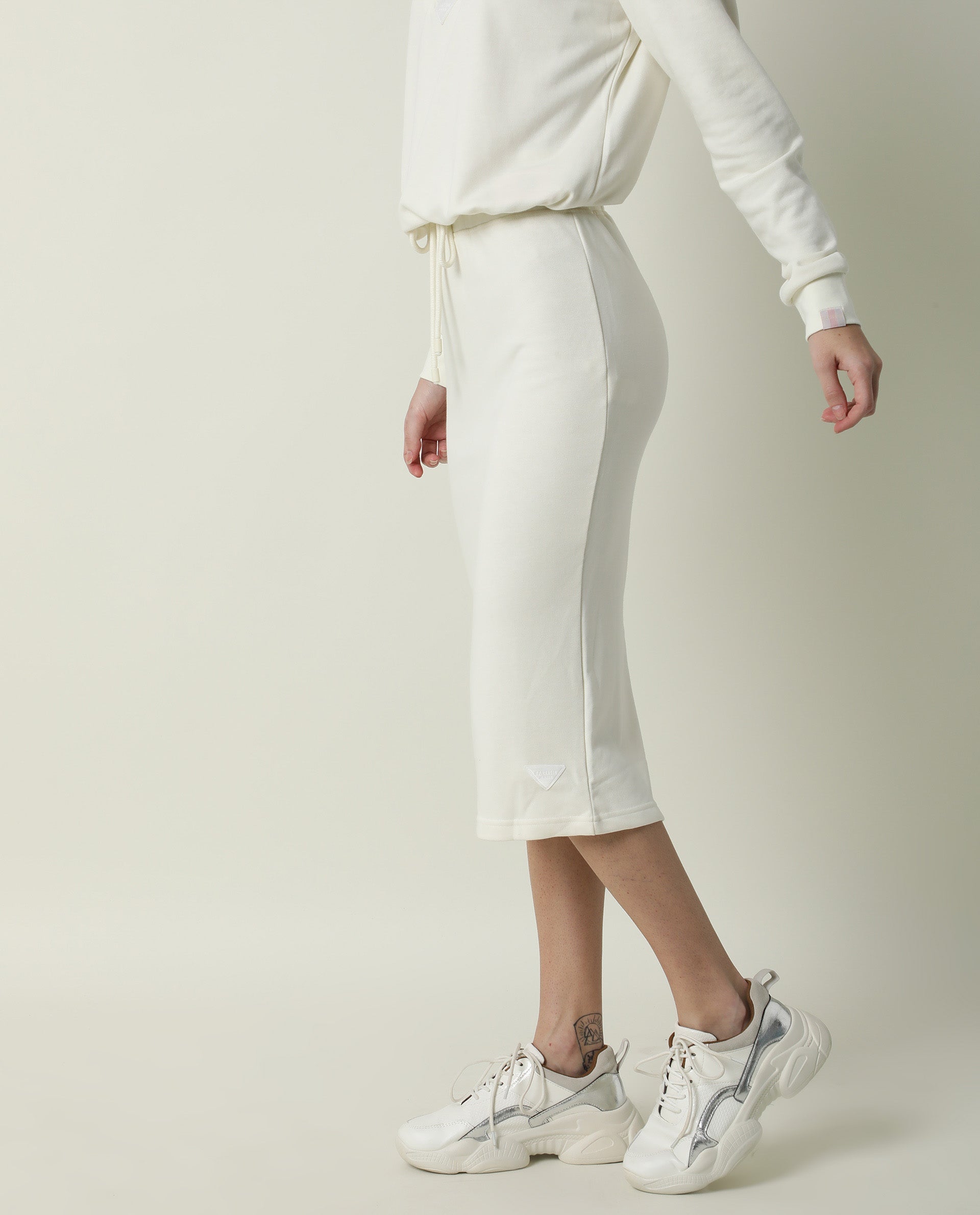 Rareism Women Fudge-1 Off White Poly Cotton Fabric Tailored Fit High Rise Solid Midi Skirt