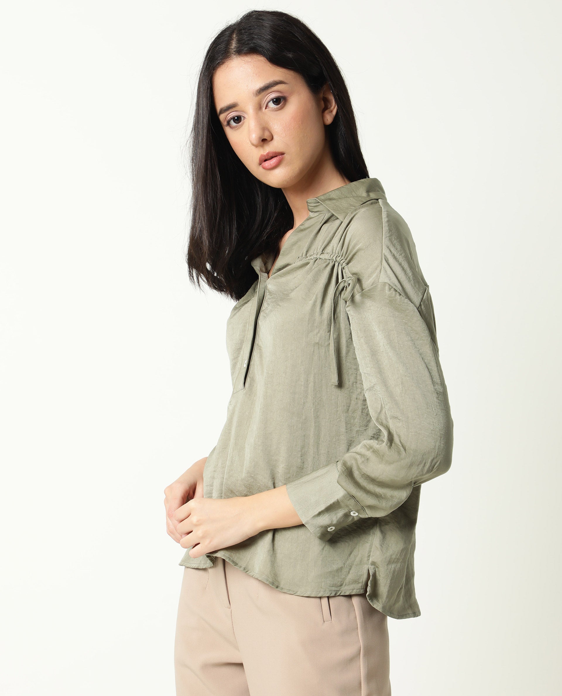 Rareism Women's Hullay Green Spread Collar Plain Knee Length Tailored Top