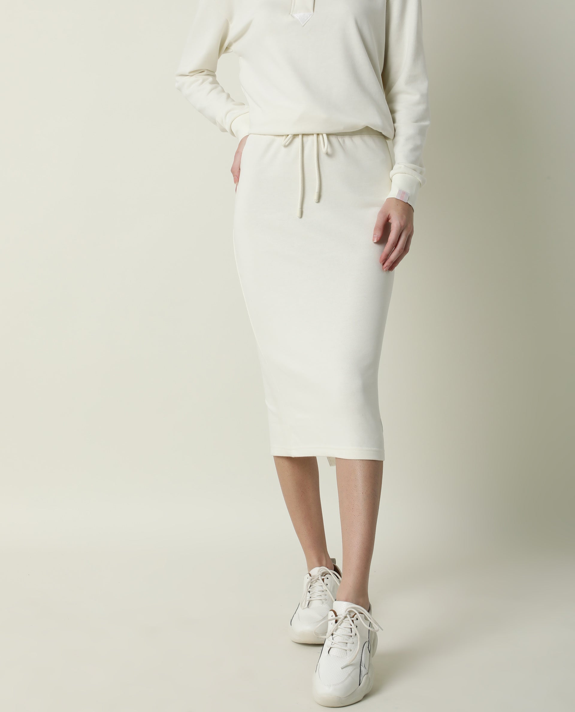 Rareism Women Fudge-1 Off White Poly Cotton Fabric Tailored Fit High Rise Solid Midi Skirt
