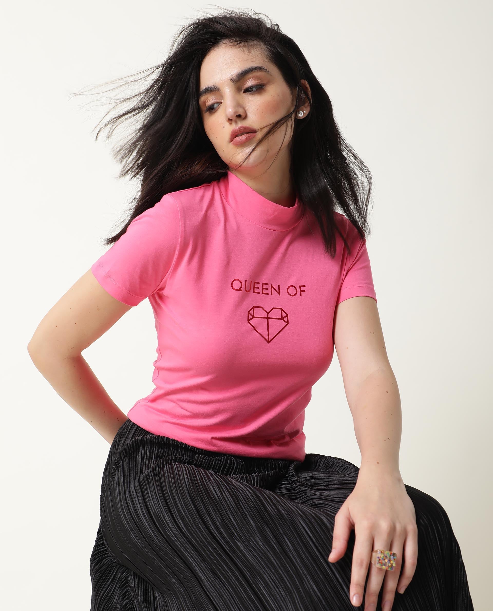 Rareism Women Queenie Pink Poly Cotton Fabric Regular Fit Half Sleeves Graphic Print Round Neck T-Shirt