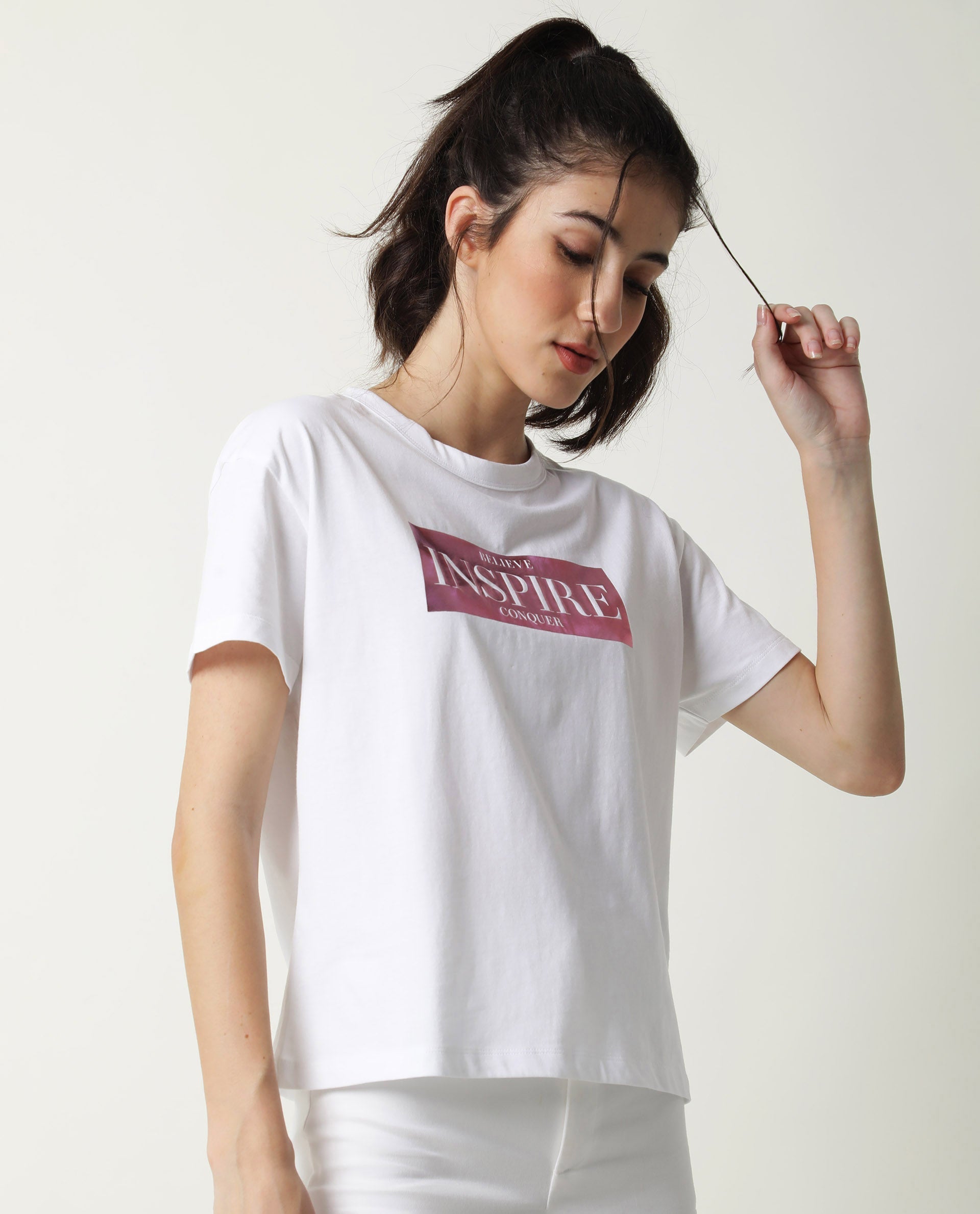 Rareism Women Inago White Cotton Fabric Regular Fit Half Sleeves Graphic Print Crew Neck T-Shirt