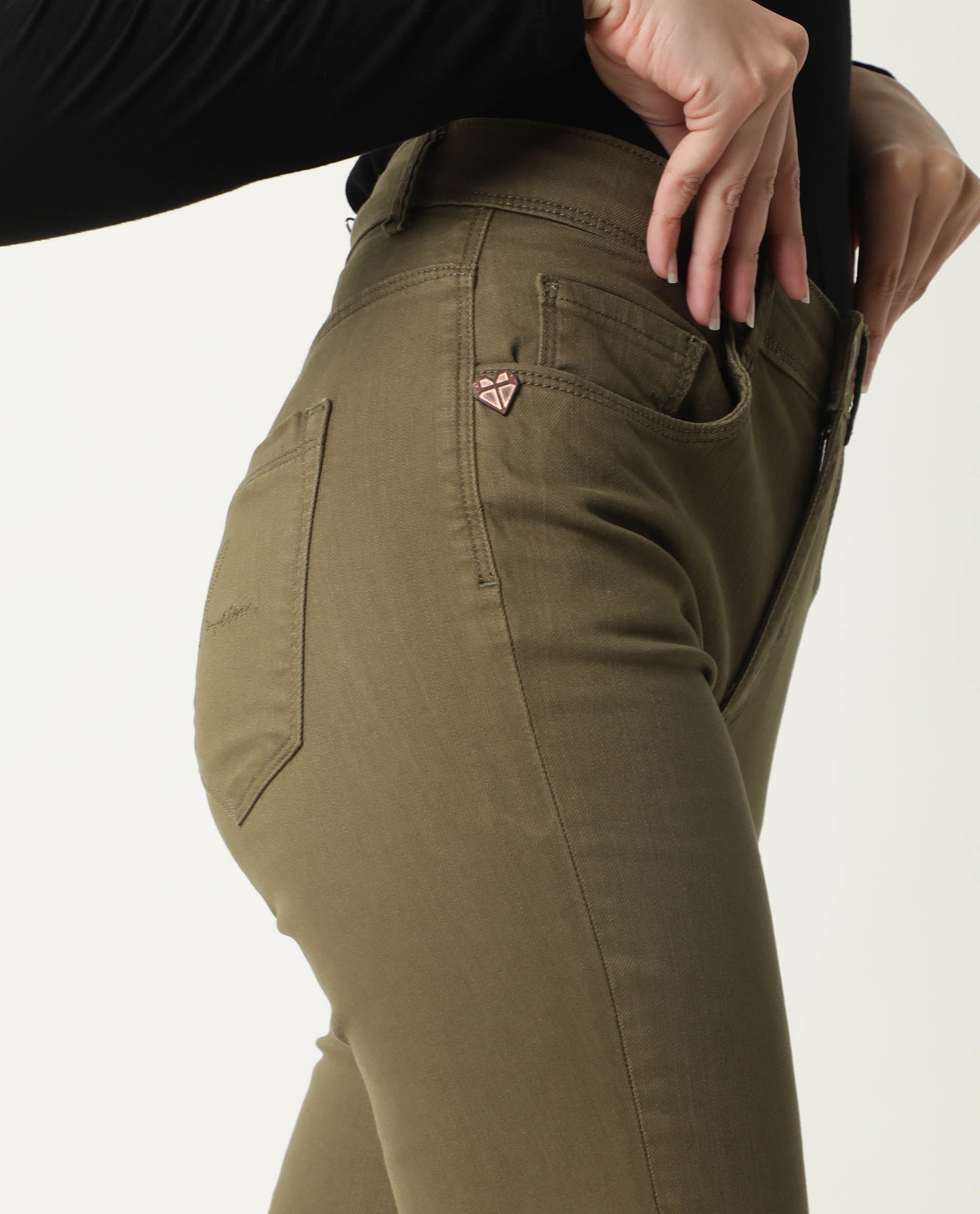 Rareism Women Booter Green Cotton Lycra Fabric Mid Rise Solid Slim Fit Ankle Length Jeans