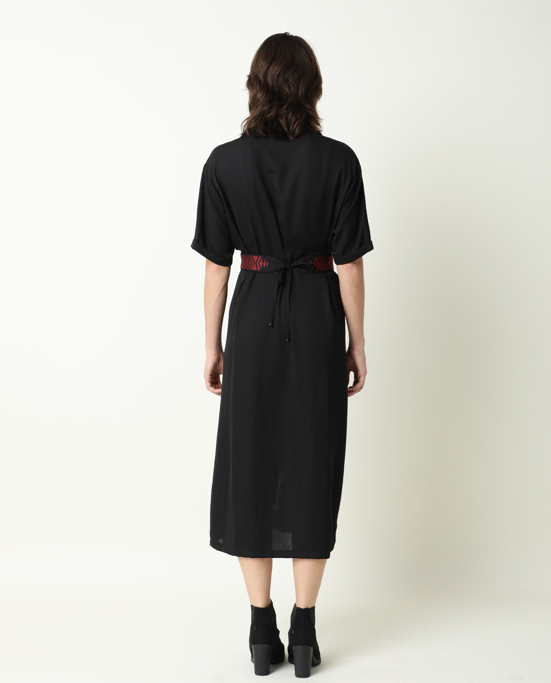 Rareism Women's Shroff Black Polyester Spread Collar Plain Midi Relaxed Fit Dress